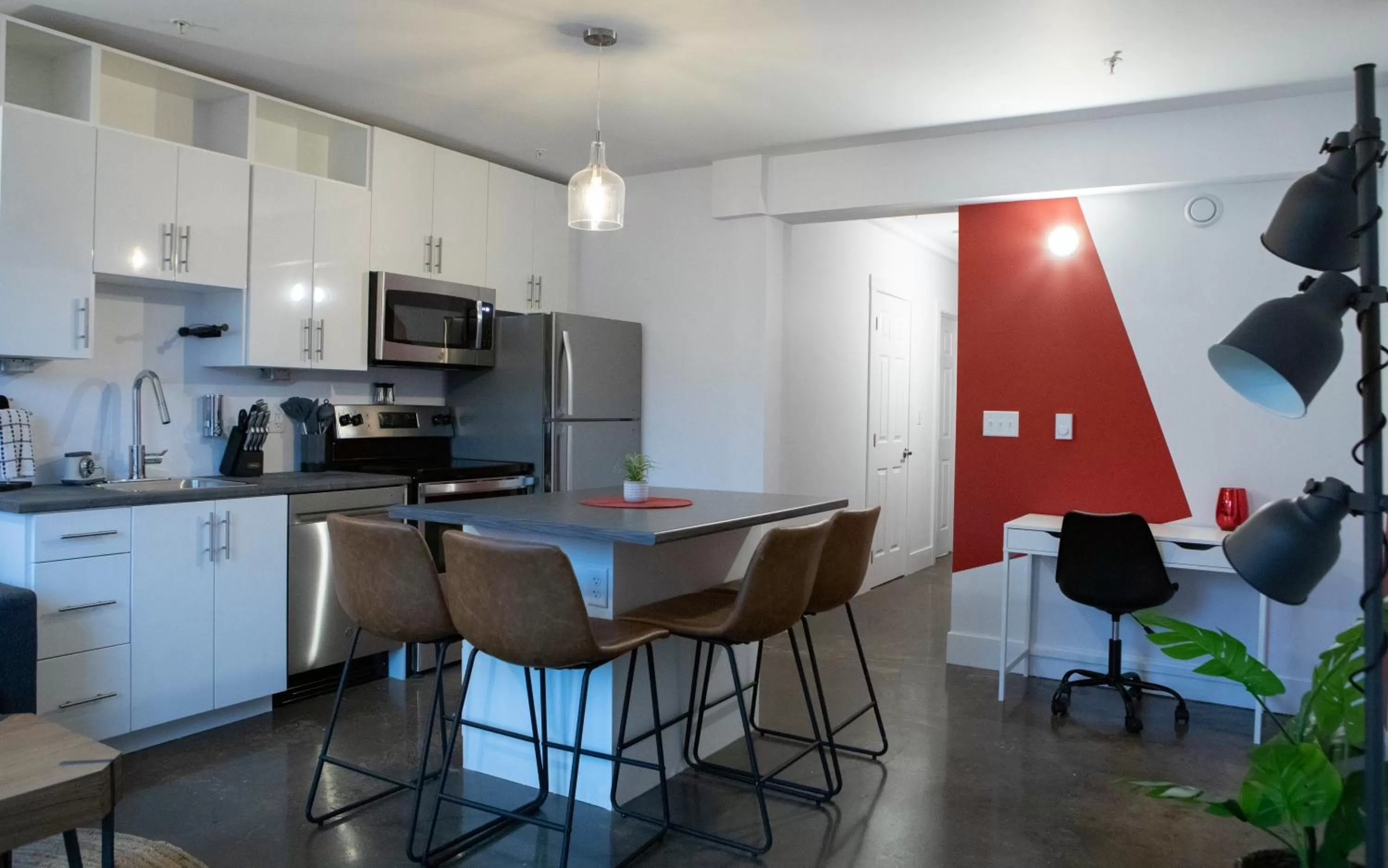 Cameo Hotel and Suites