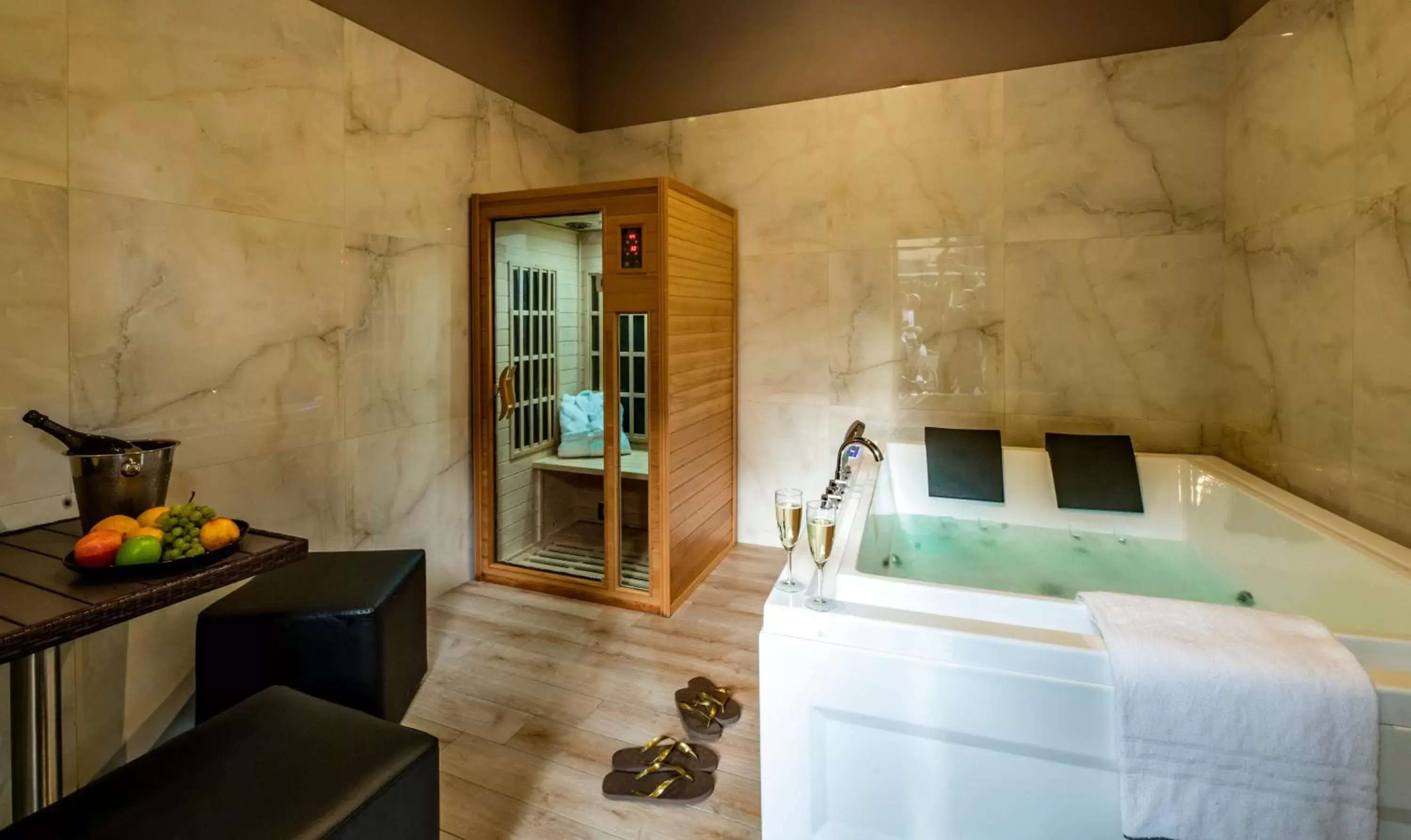 Hot Tub in Villa Elisio Hotel & Spa