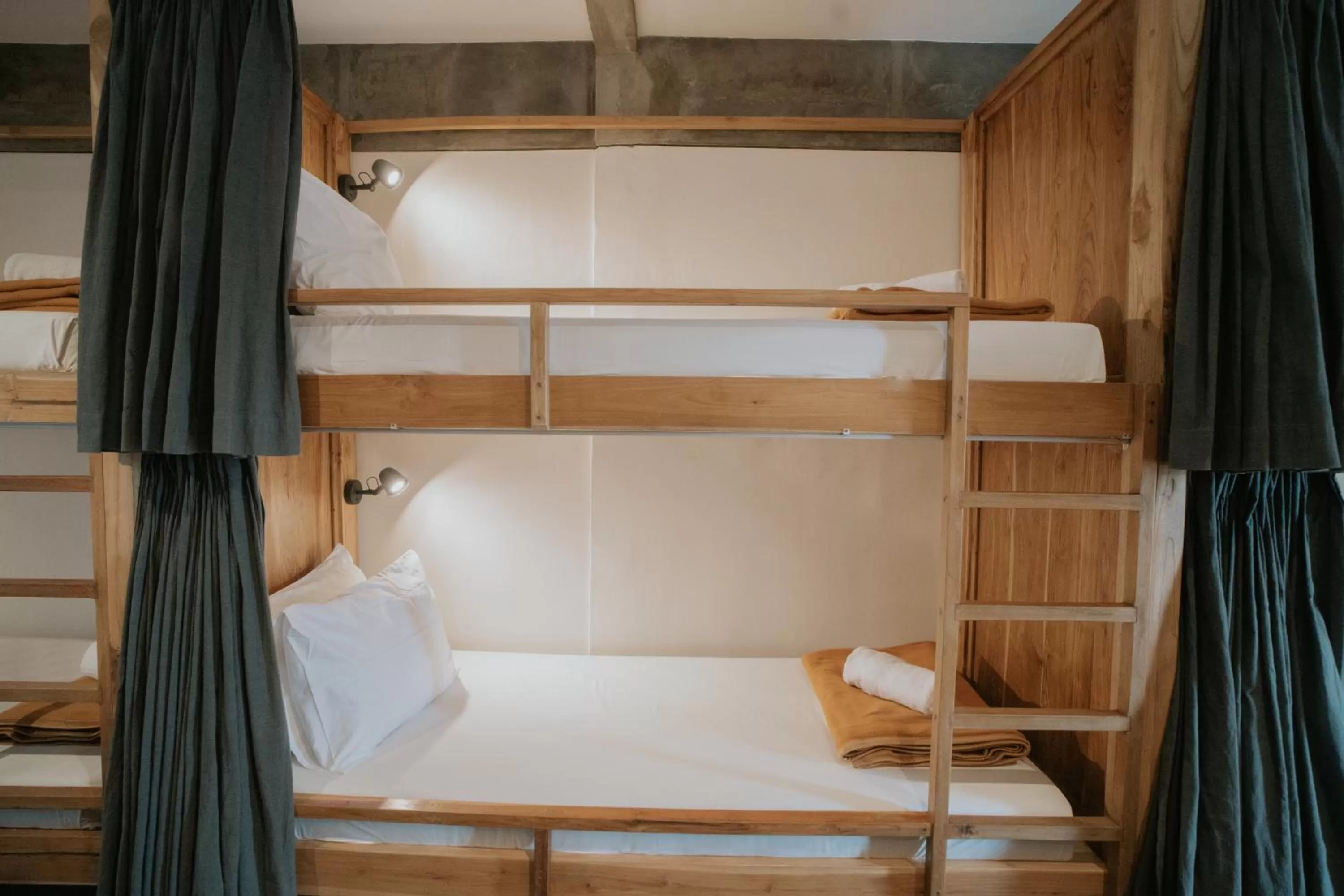 Bed in 6-Bed Mixed Dormitory Room in Green Hill Boutique Hotel