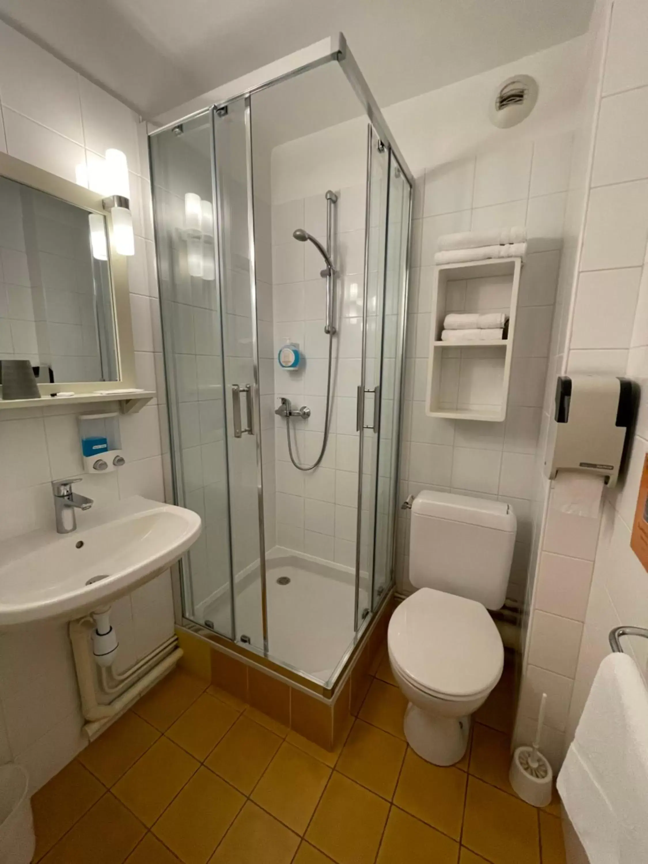 Bathroom in Hôtel Du Havre