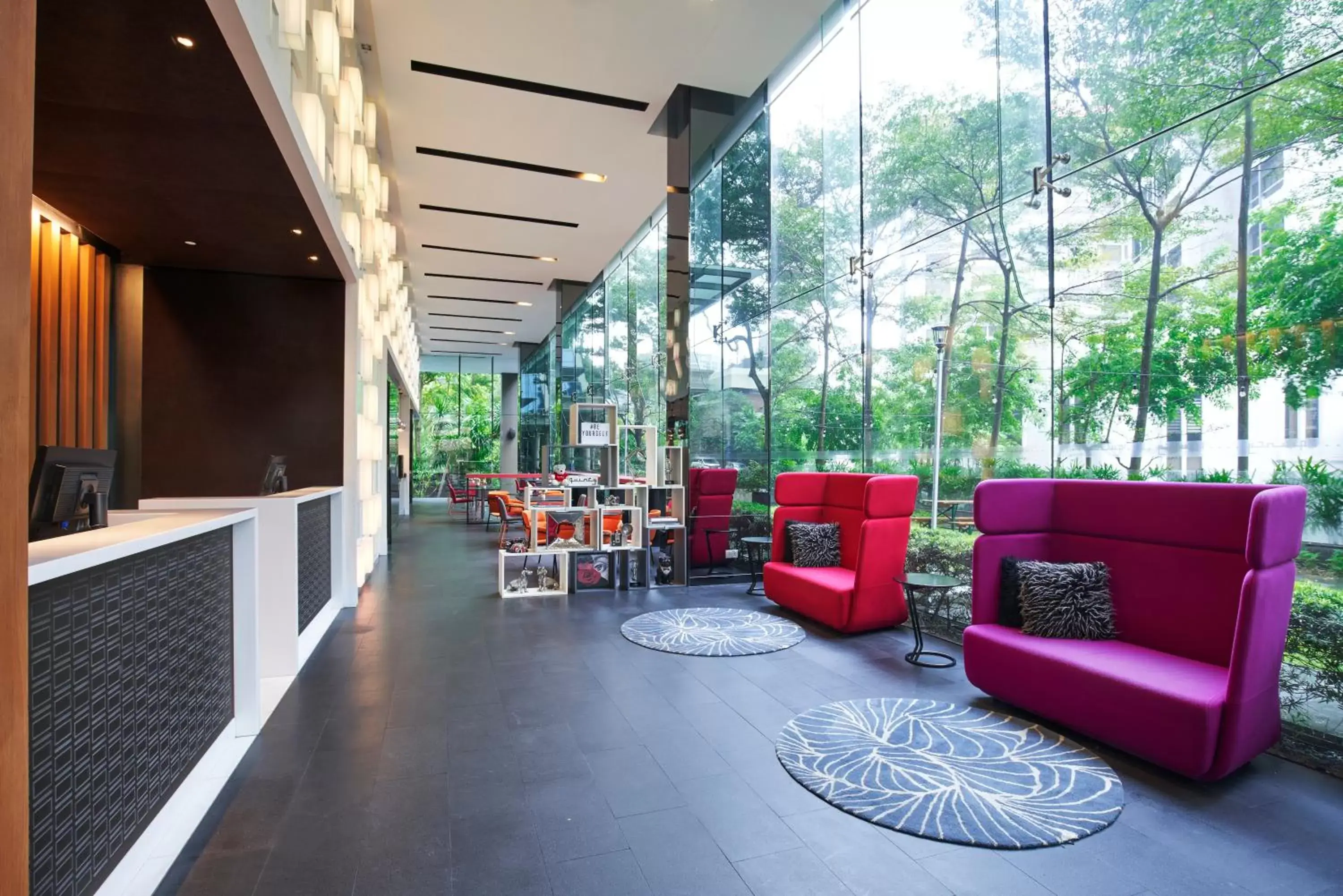Lobby or reception in Quincy Hotel Singapore by Far East Hospitality