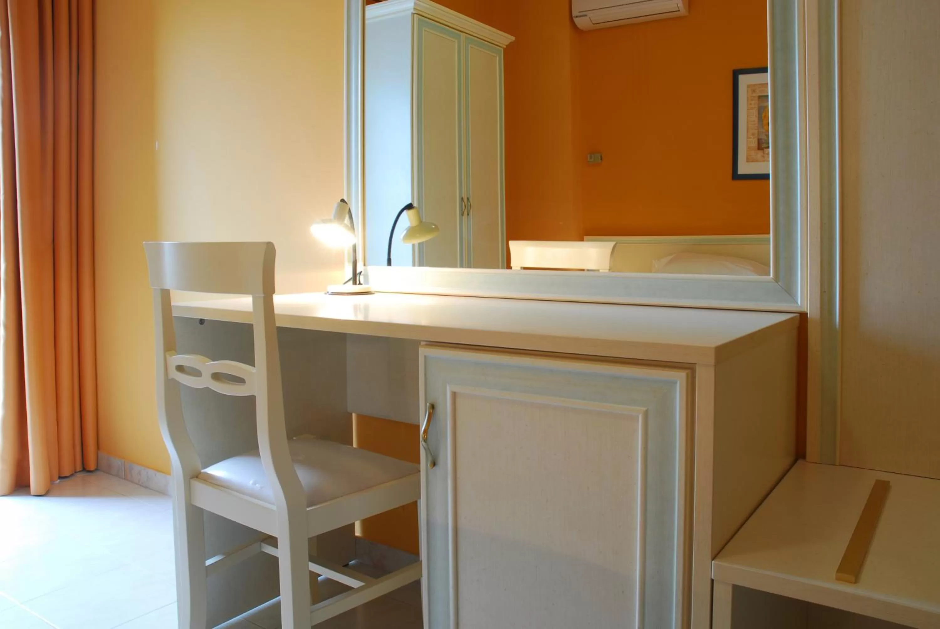 Seating area in Hotel Michelangelo