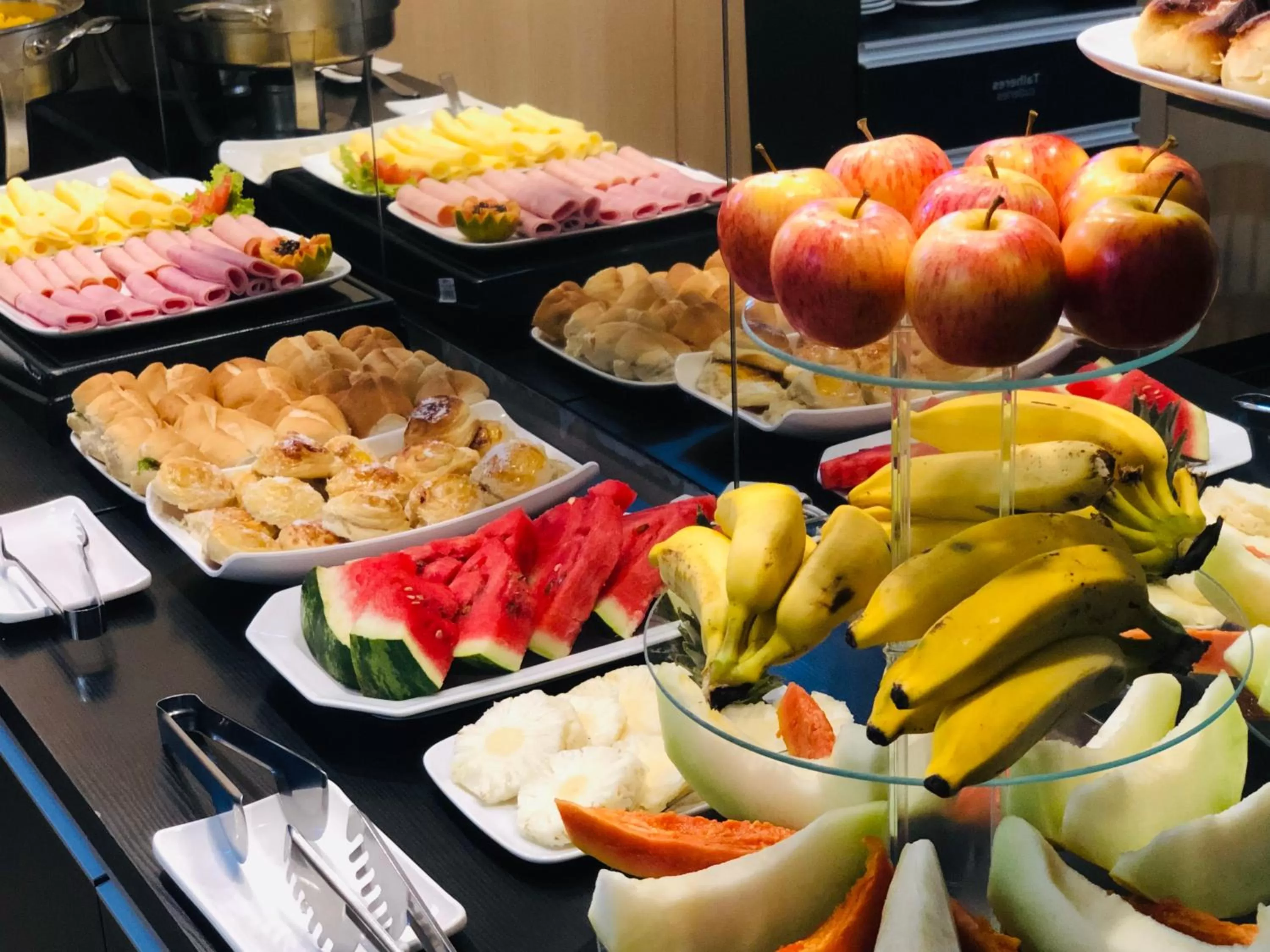 Breakfast in Hotel Diplomat by Bsb Inn