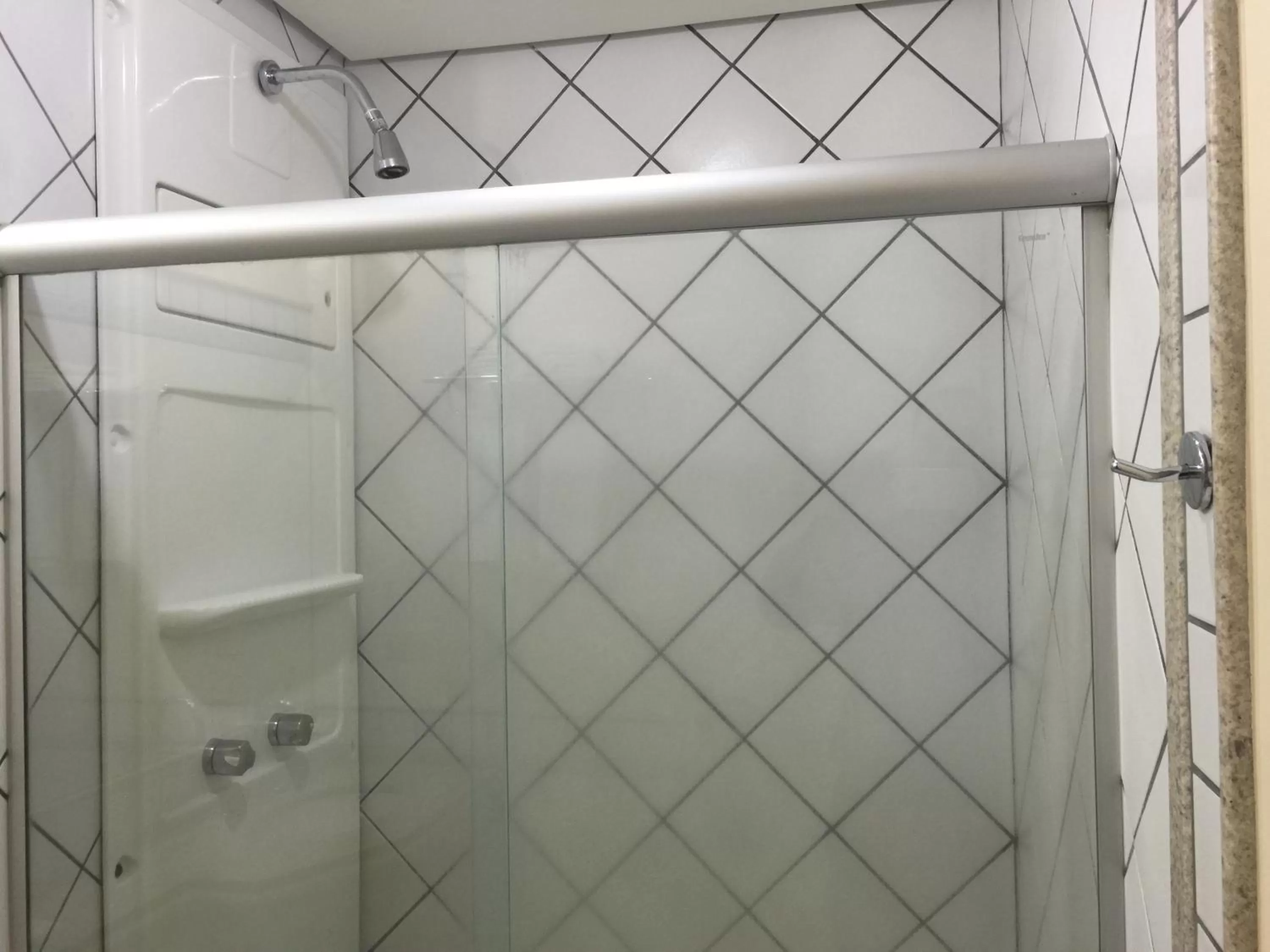 Shower in Hotel Solarium Express