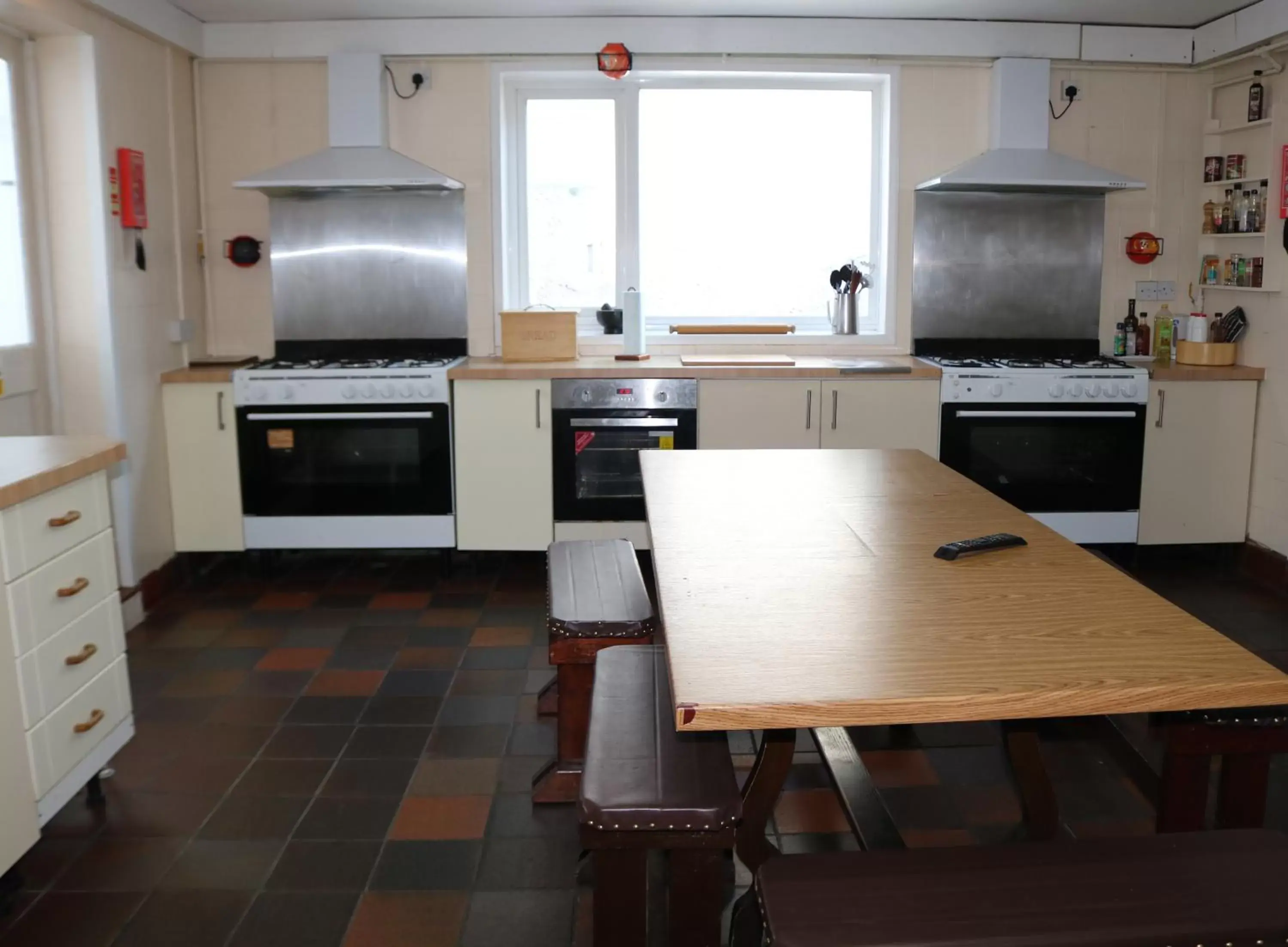 Communal kitchen, Kitchen/Kitchenette in Littlestone Hotel