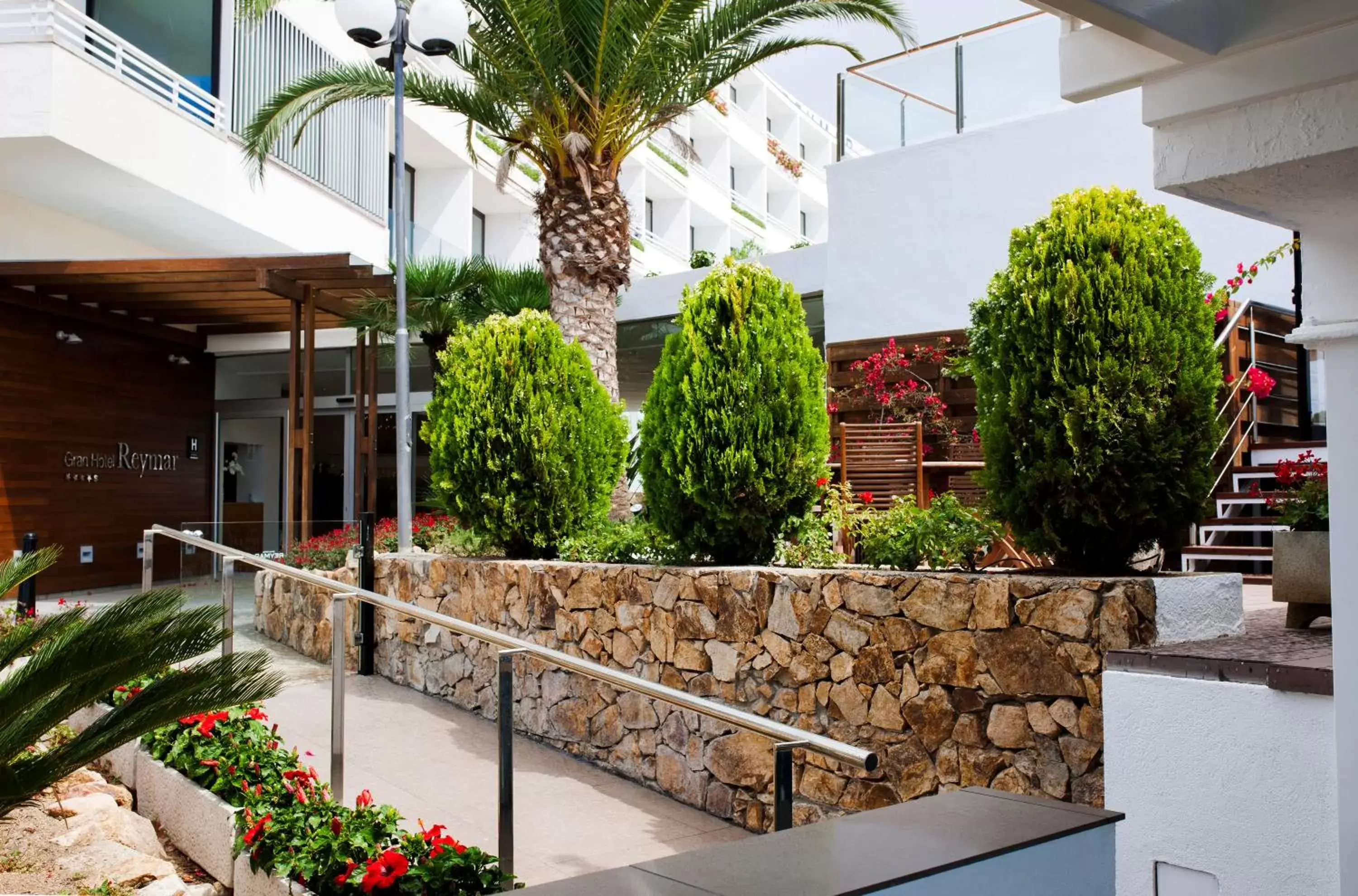 Facade/entrance in Gran Hotel Reymar