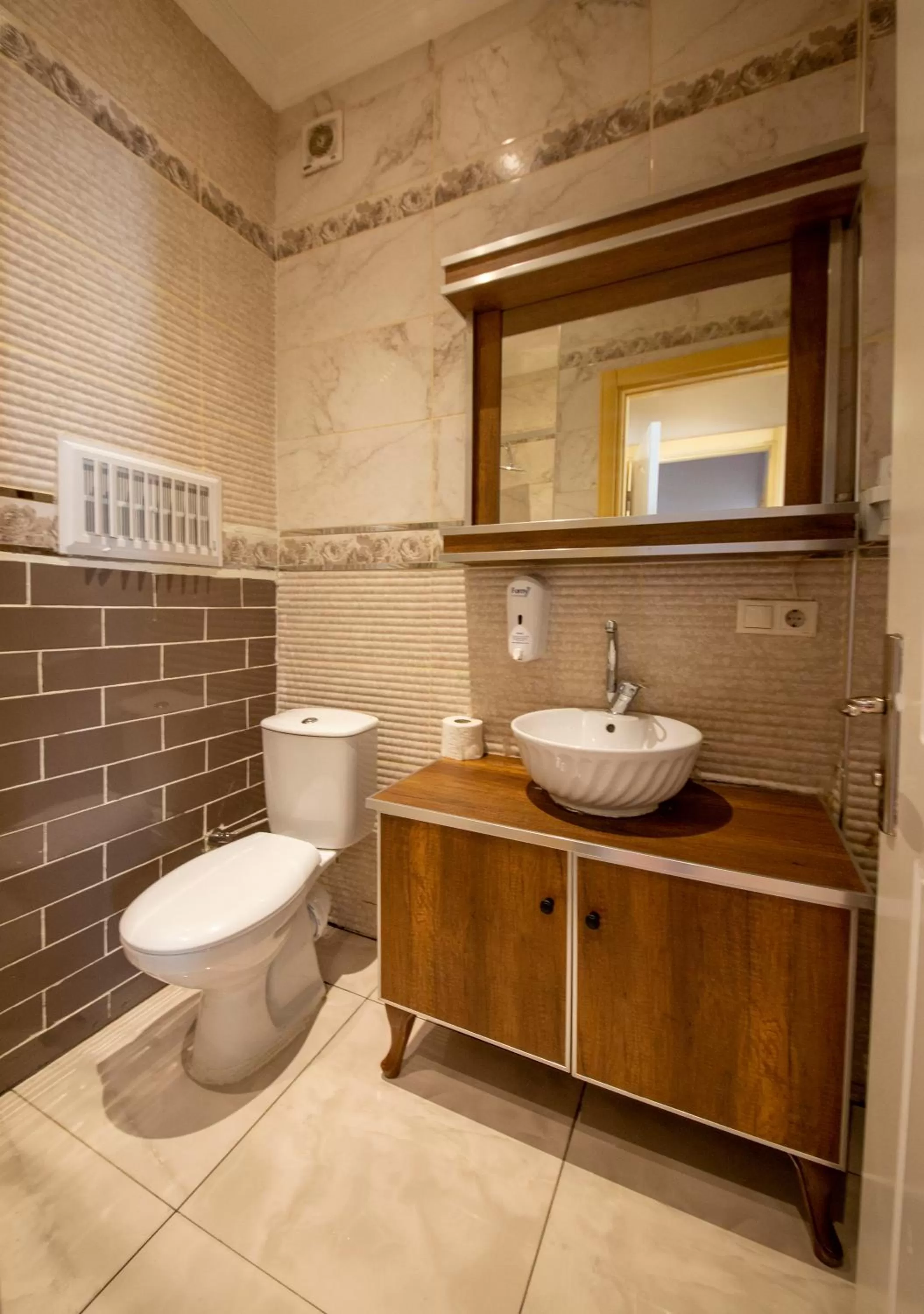 Toilet, Bathroom in Royal Palace Hotel