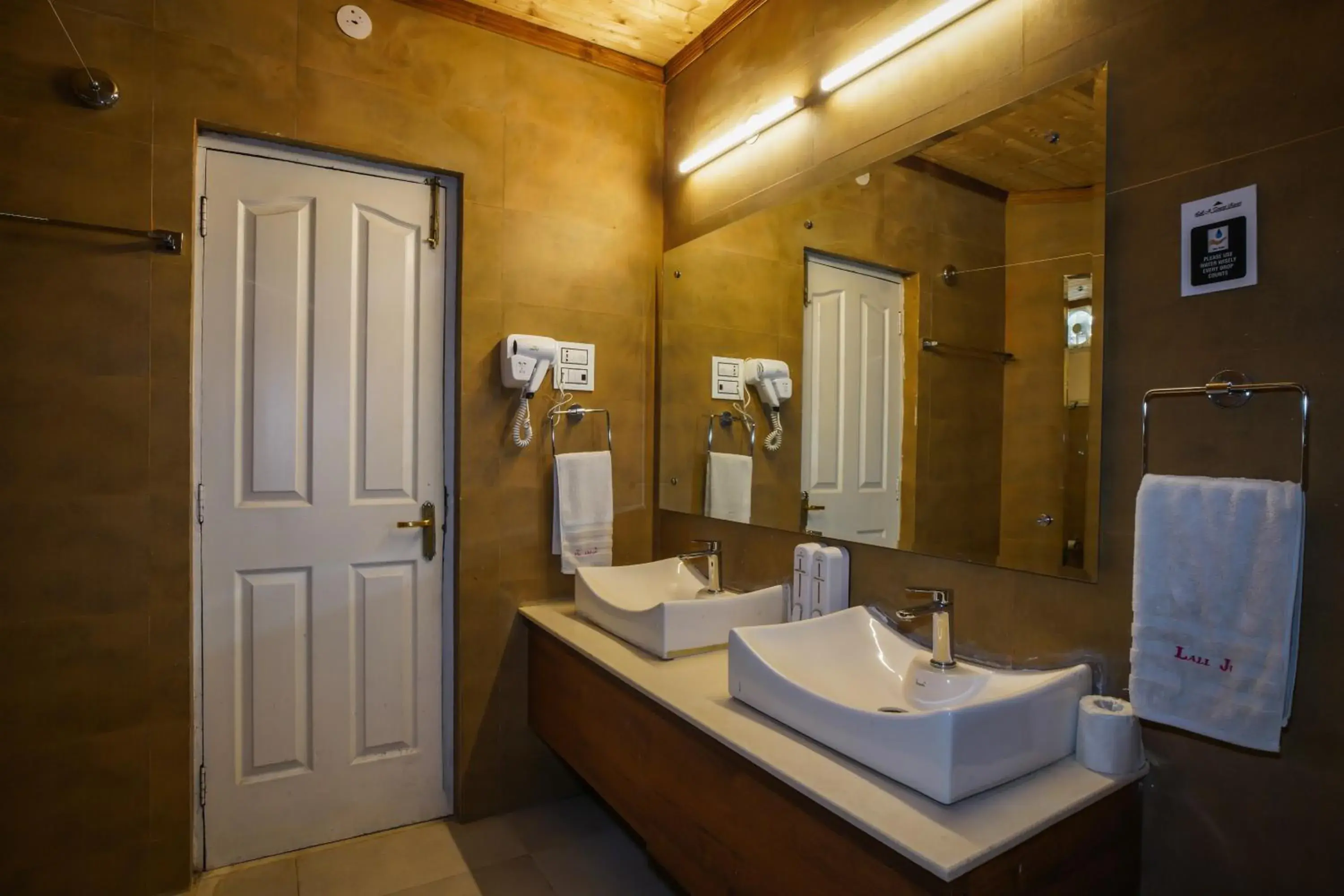 Bathroom in Lall Ji Tourist Resort