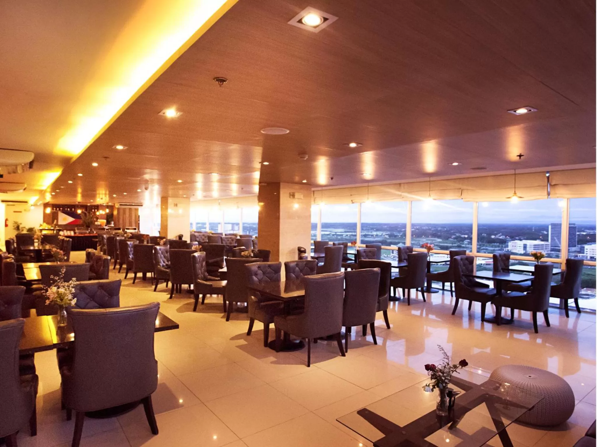 Restaurant/places to eat in Injap Tower Hotel