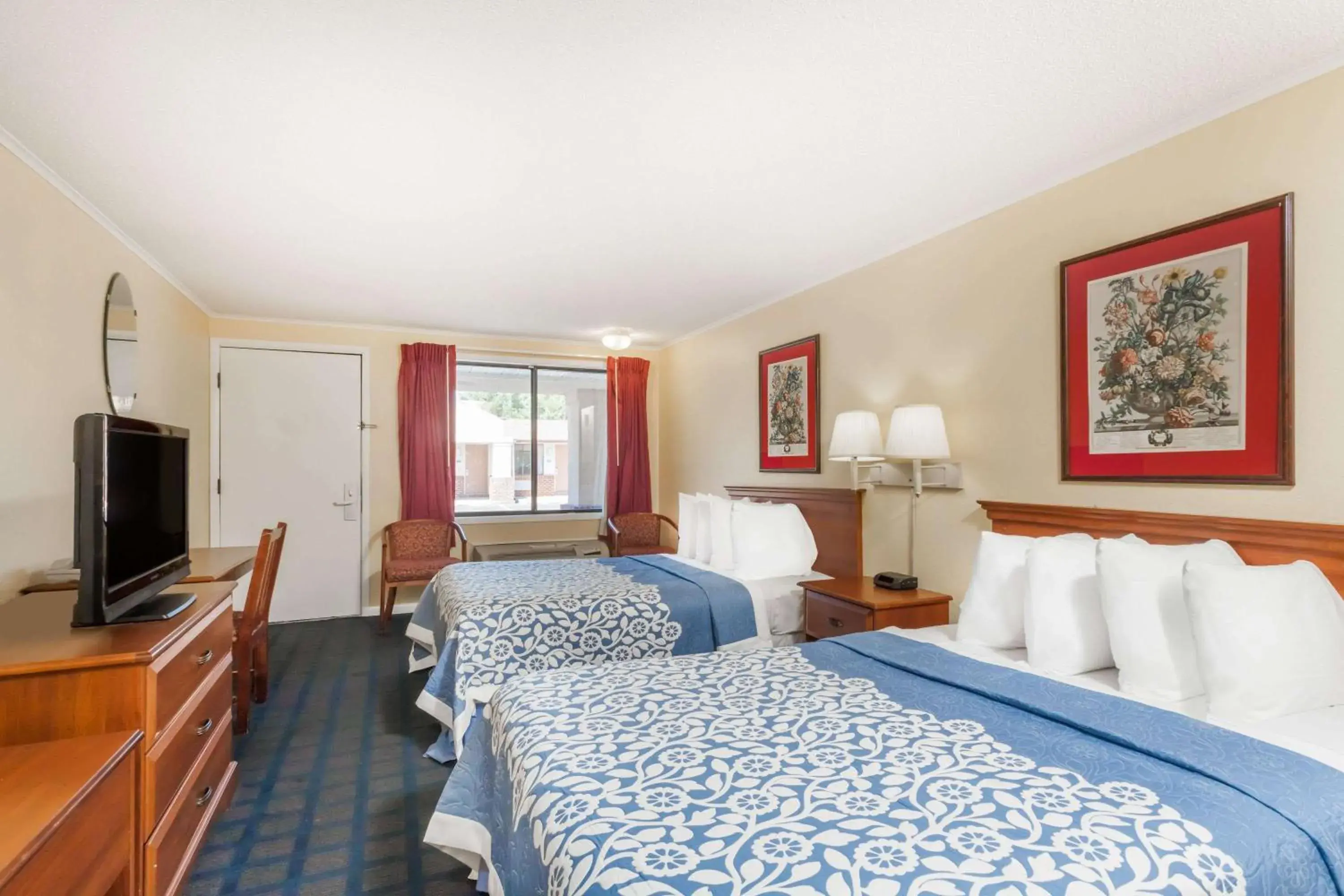 Photo of the whole room in Days Inn by Wyndham Dover Downtown