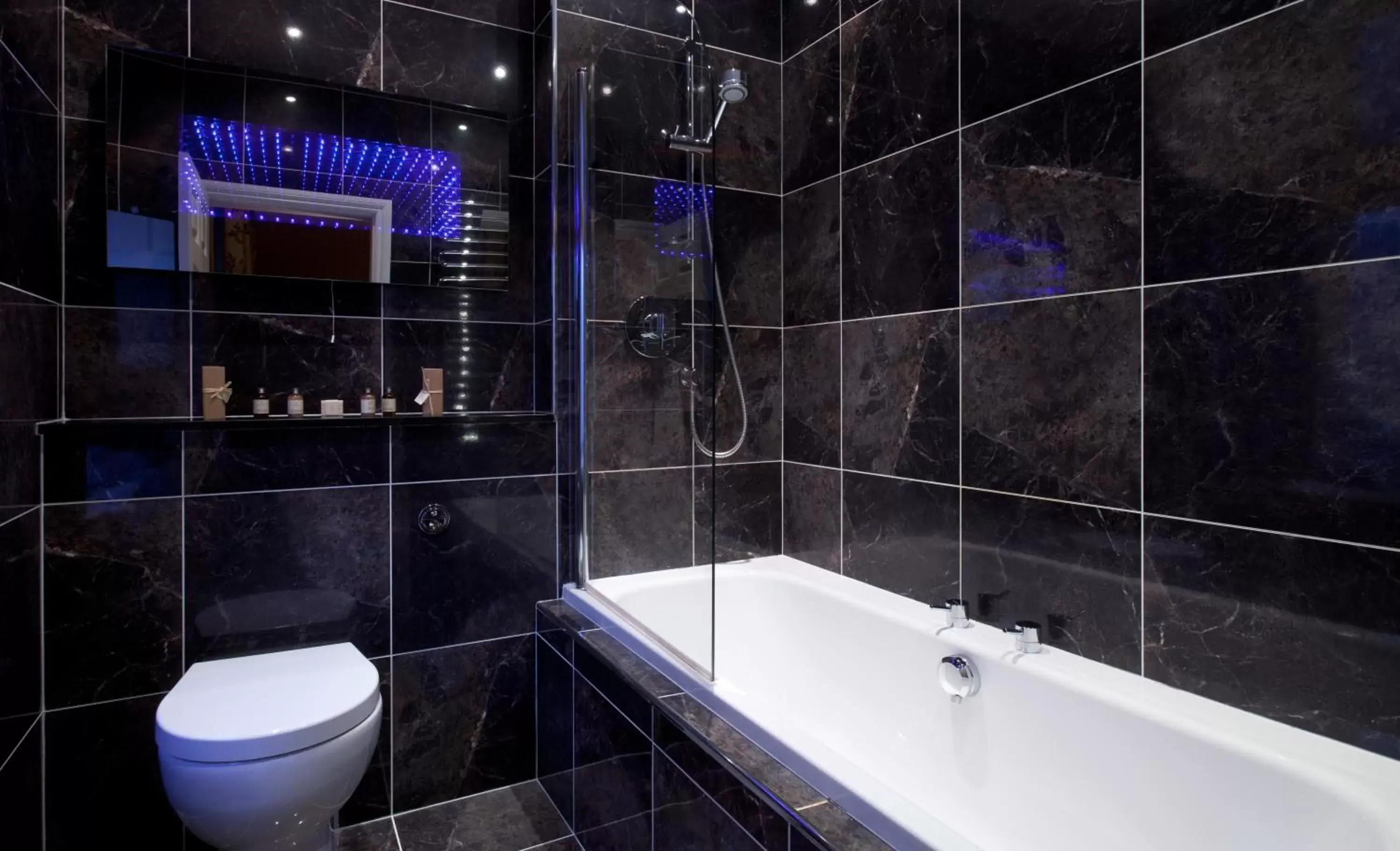 Bathroom in Applegarth Villa Hotel & Restaurant (Adult Only)