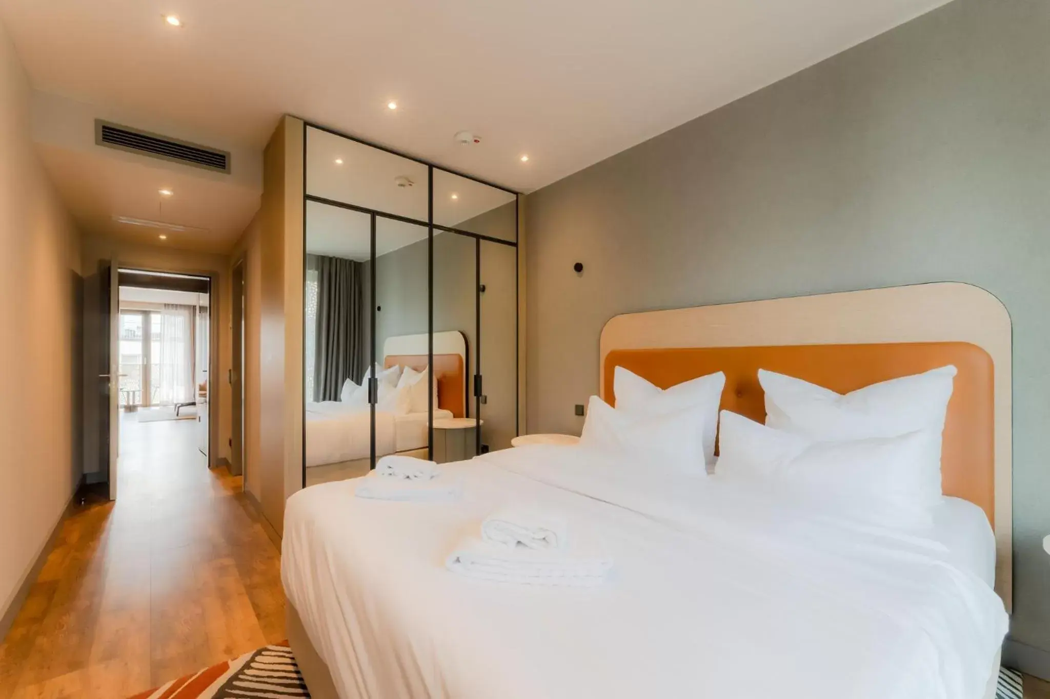 Bedroom, Bed in Fourty Three Luxury Serviced Apartments Bedroom, Bed in Fourty Three Luxury Serviced Apartments