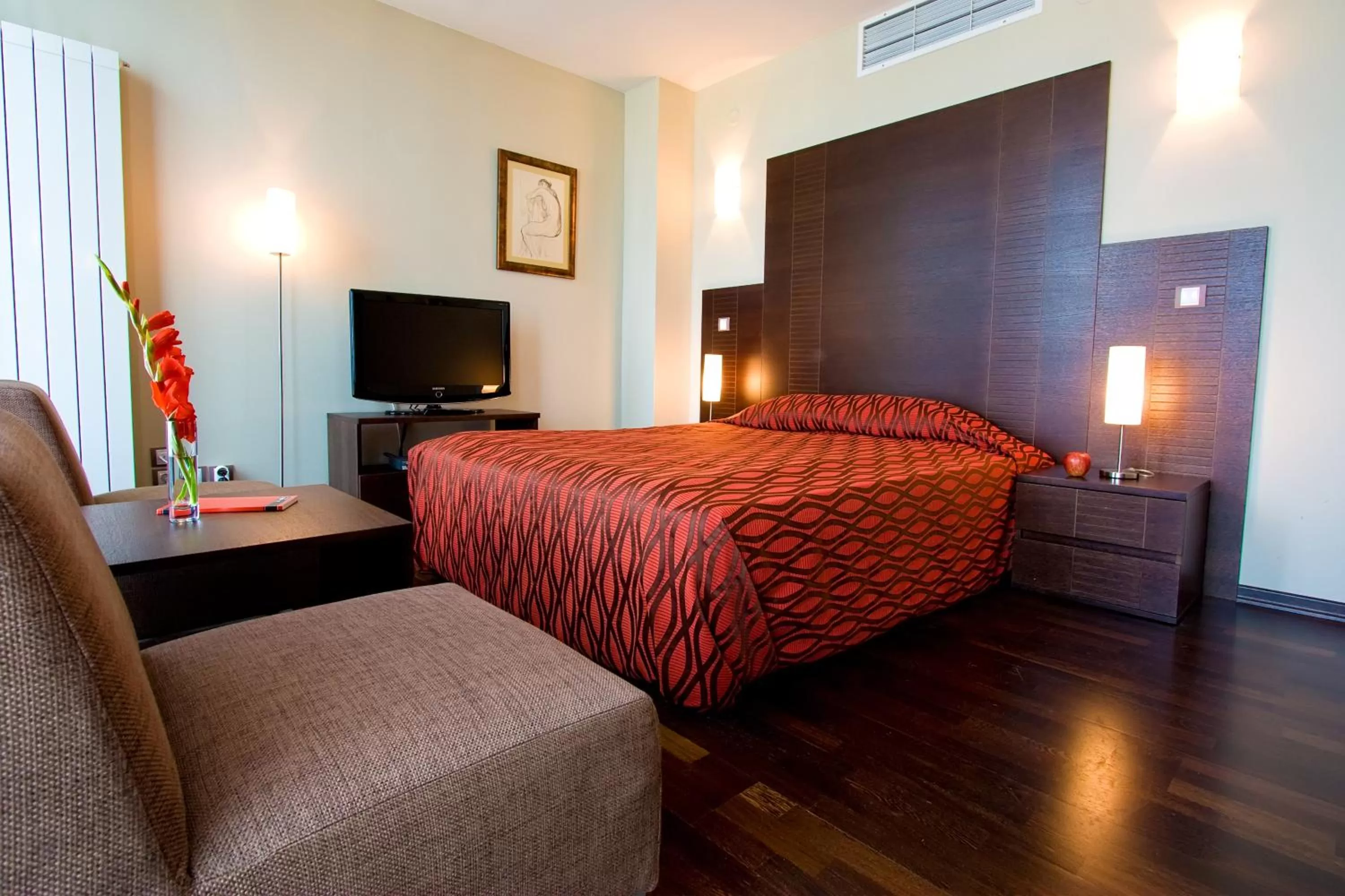 Bed in Vitosha Park Hotel - Free Indoor Pool & Parking