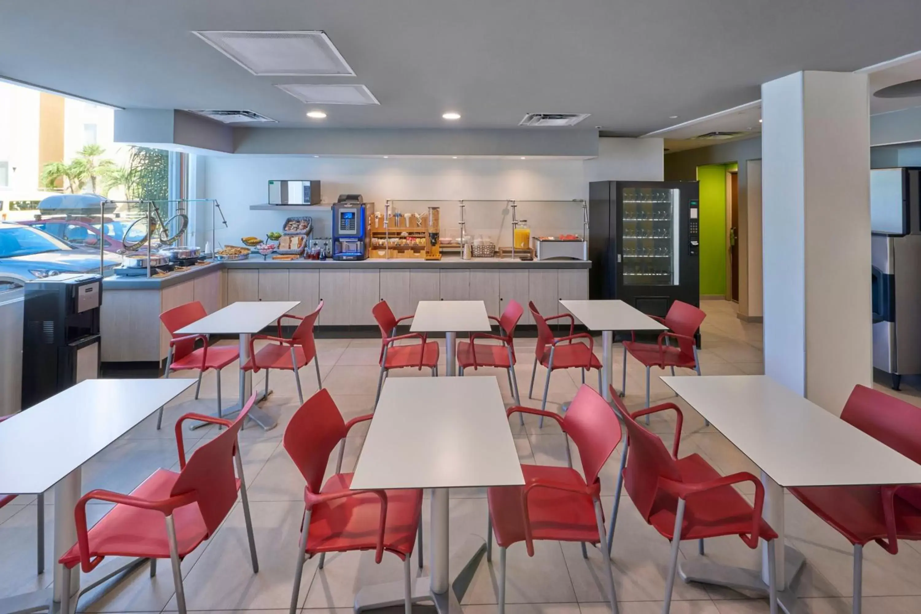 Breakfast, Restaurant/Places to Eat in City Express Junior by Marriott Cancun