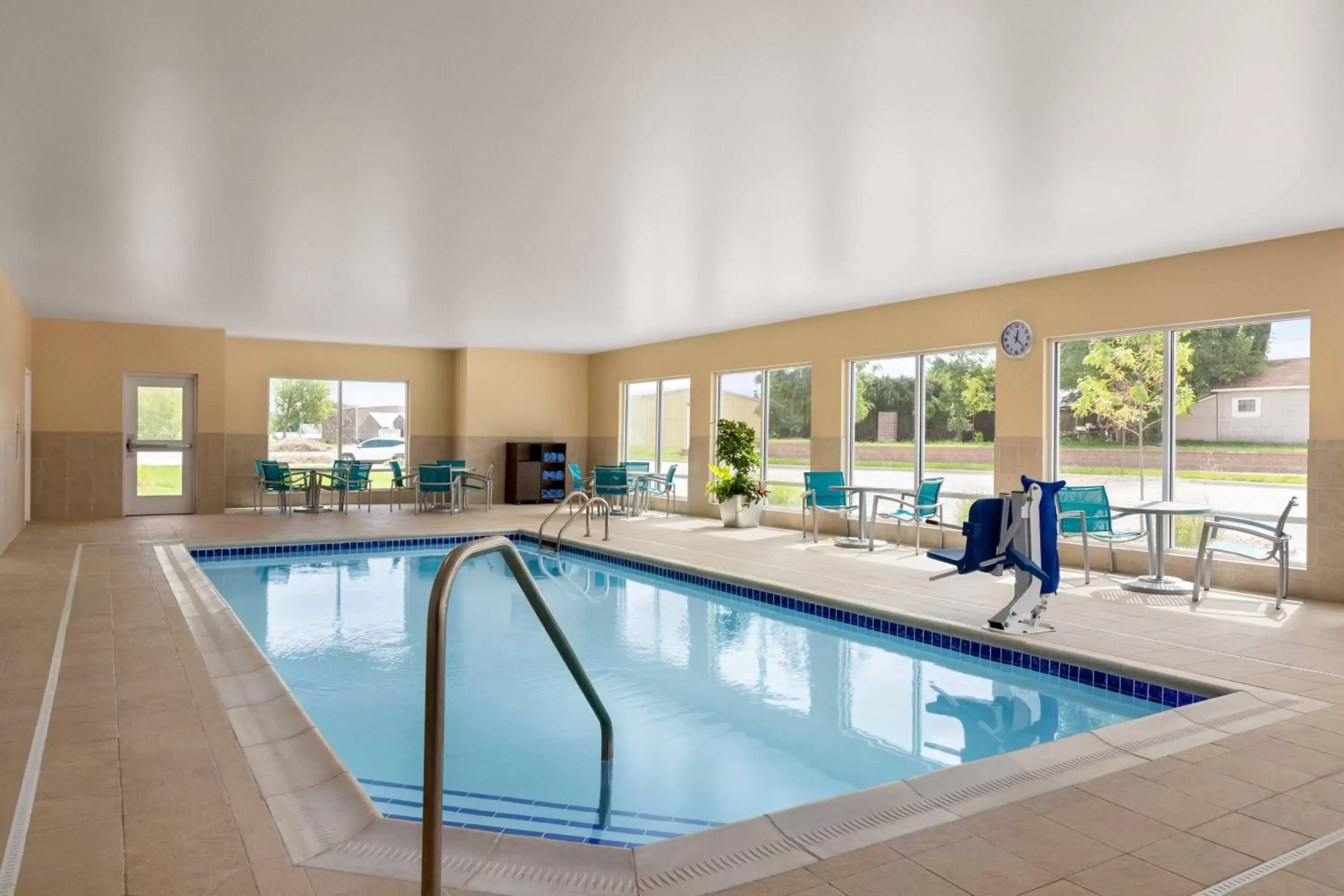 Swimming Pool in TownePlace Suites by Marriott Cedar Rapids Marion