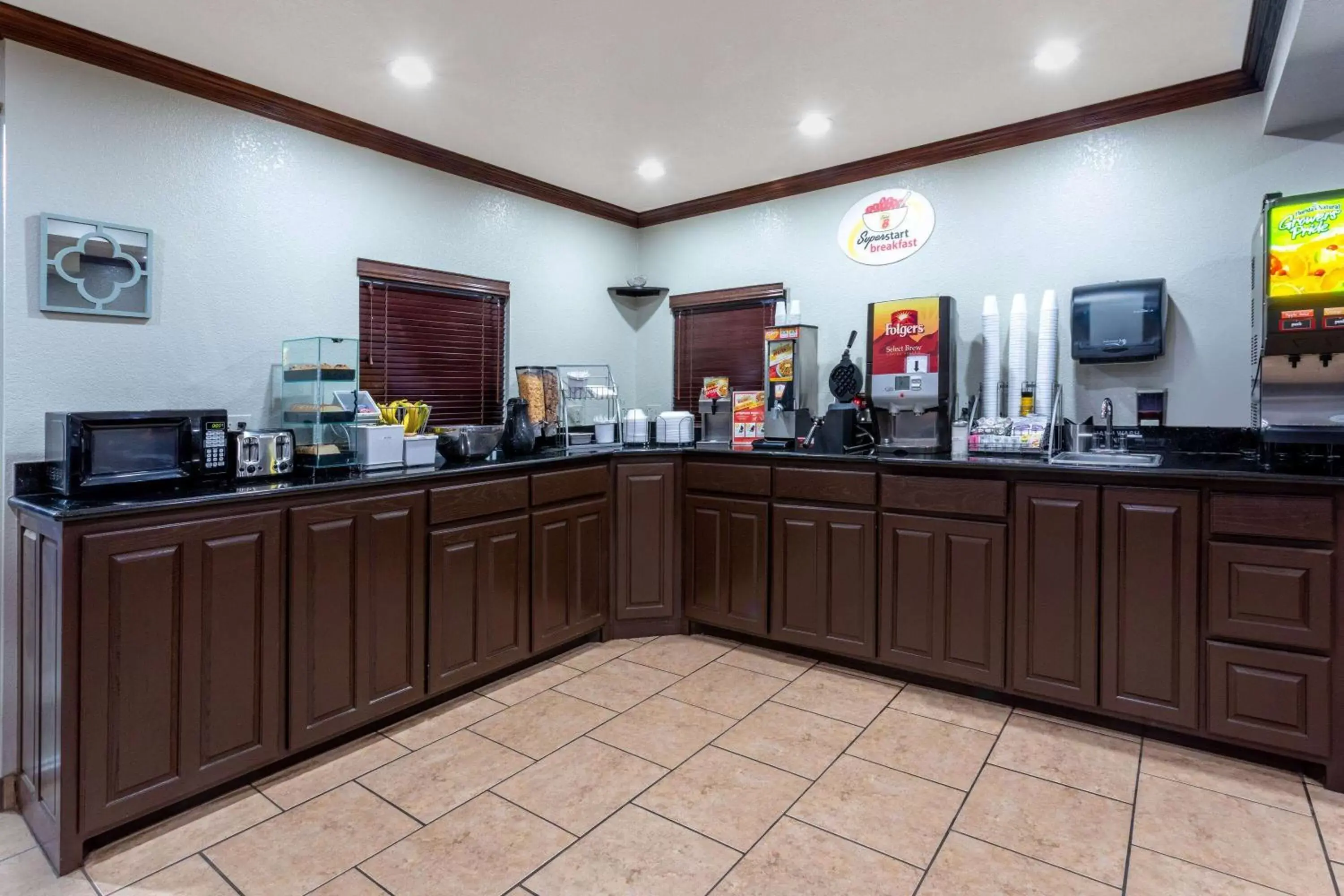 Breakfast in Super 8 by Wyndham Amarillo Central TX Breakfast in Super 8 by Wyndham Amarillo Central TX