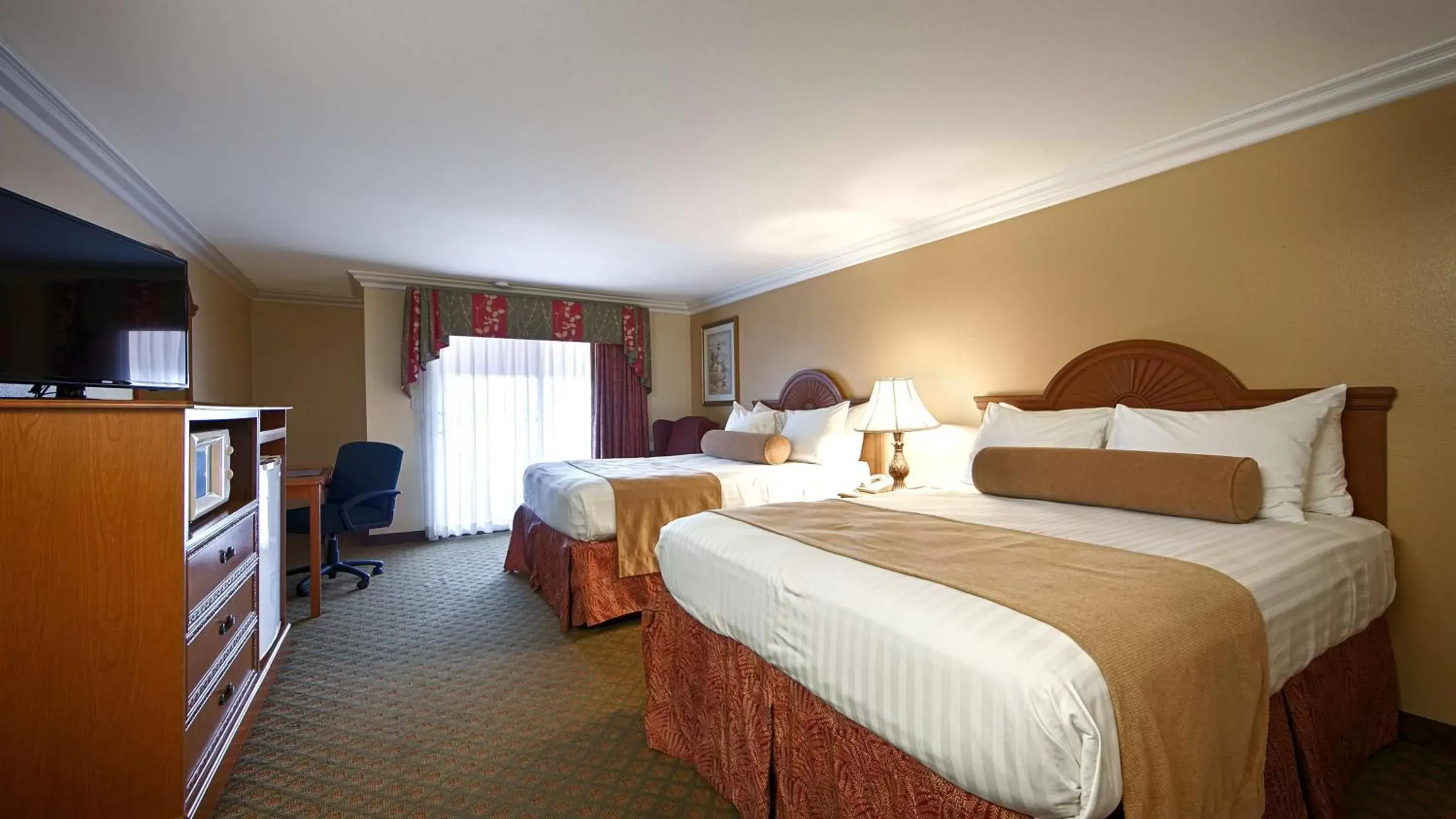 Photo of the whole room in Best Western - Harbour Inn & Suites