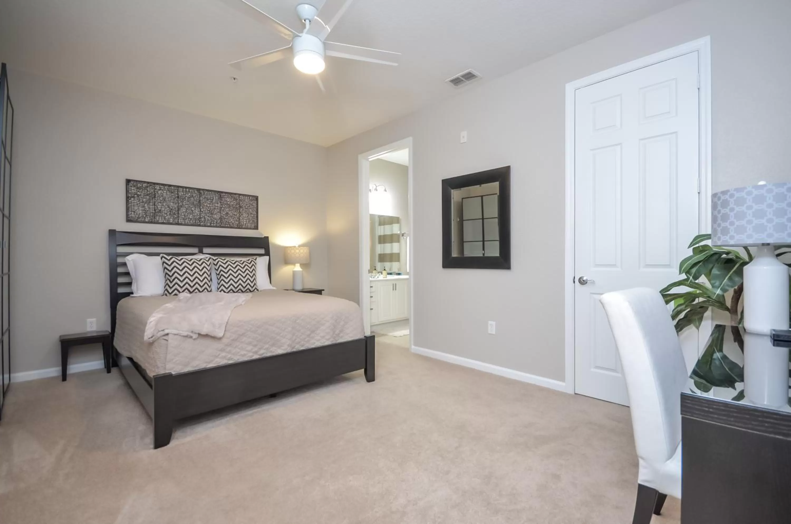 Photo of the whole room, Bed in Orlando Escape