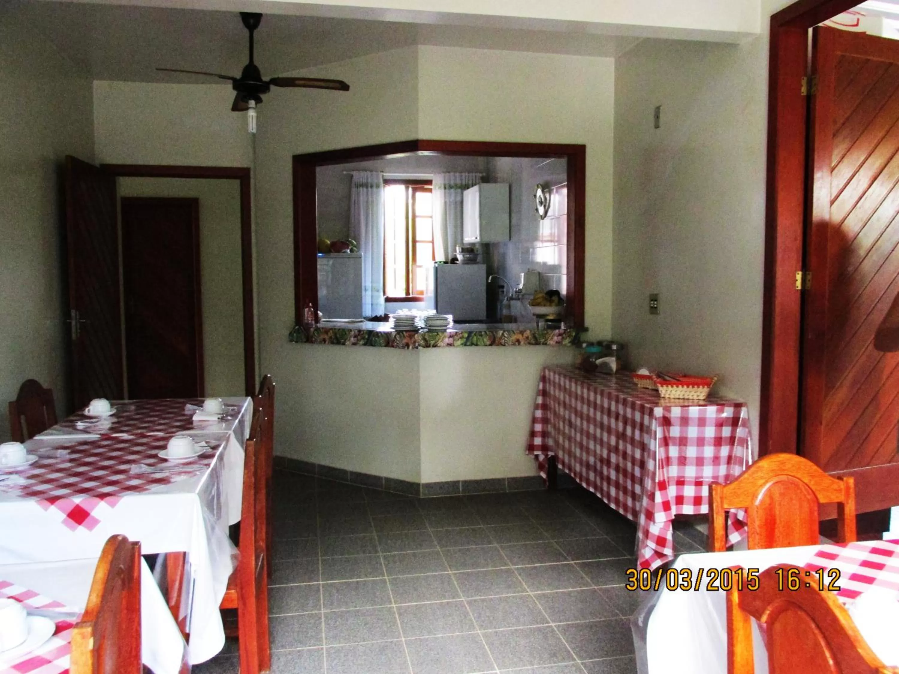 Restaurant/Places to Eat in Pousada Beija Flor