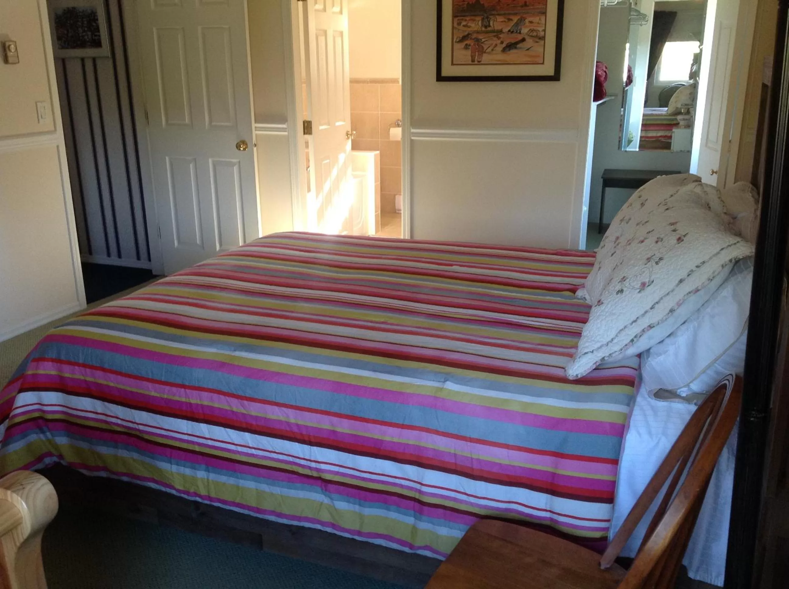 Bedroom, Bed in Laurel's Cottage by Elevate Rooms