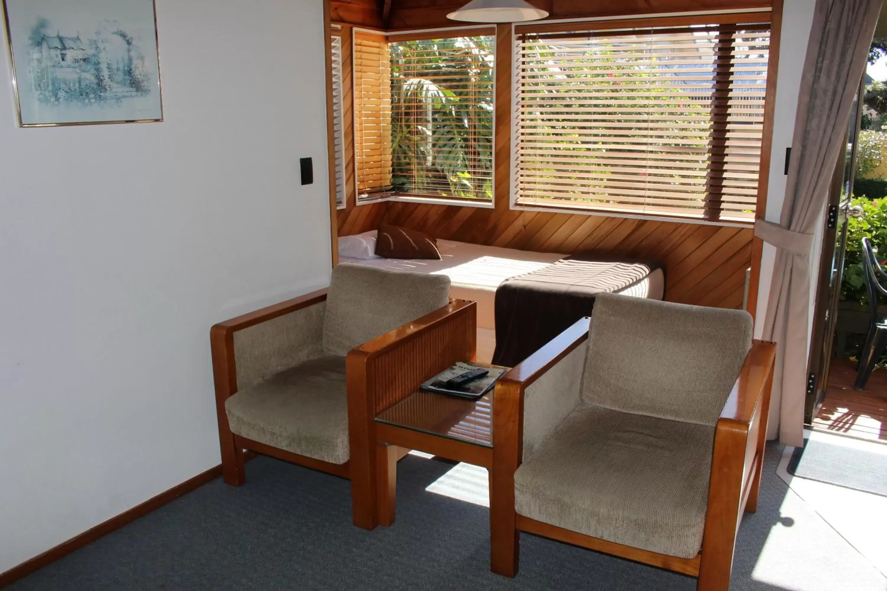 Day, Seating Area in Bucklands Beach Waterfront Motel