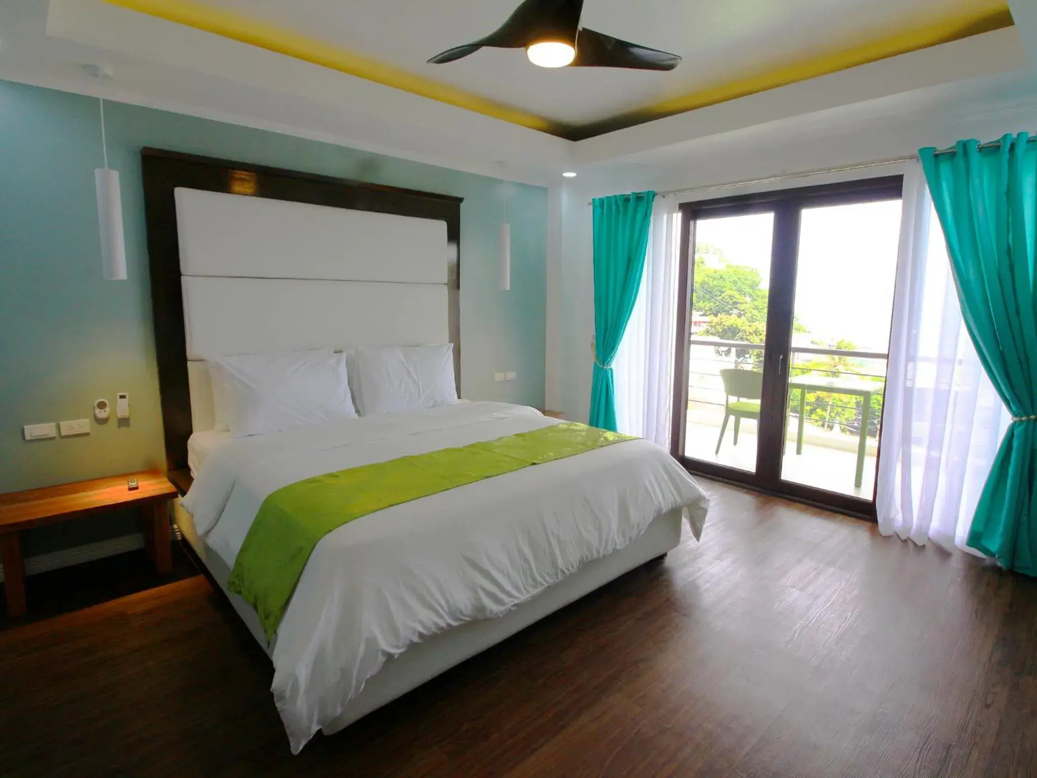 Photo of the whole room in Manarra Sea View Resort