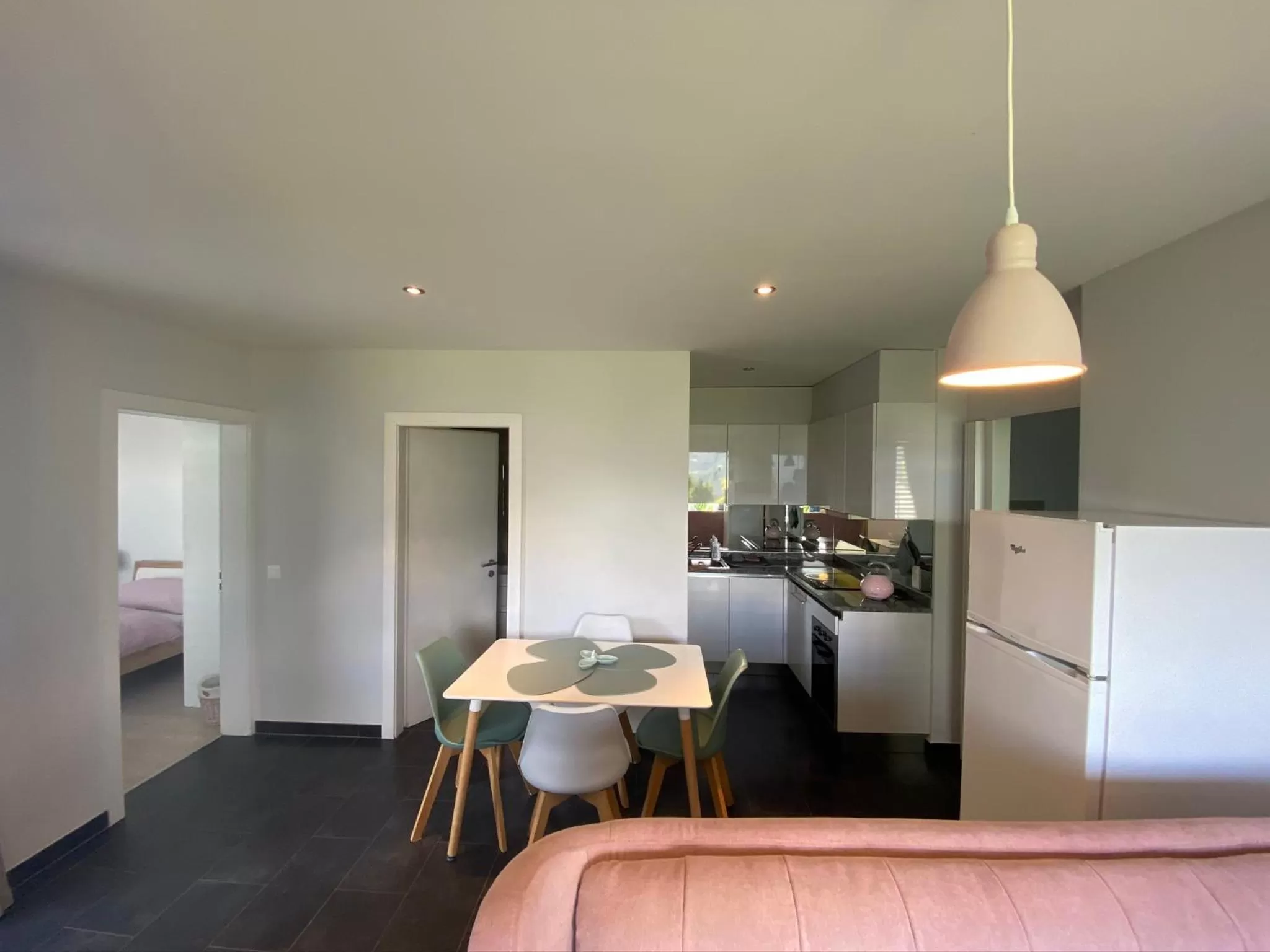 Kitchen or kitchenette, Dining Area in BnB la Sittelle