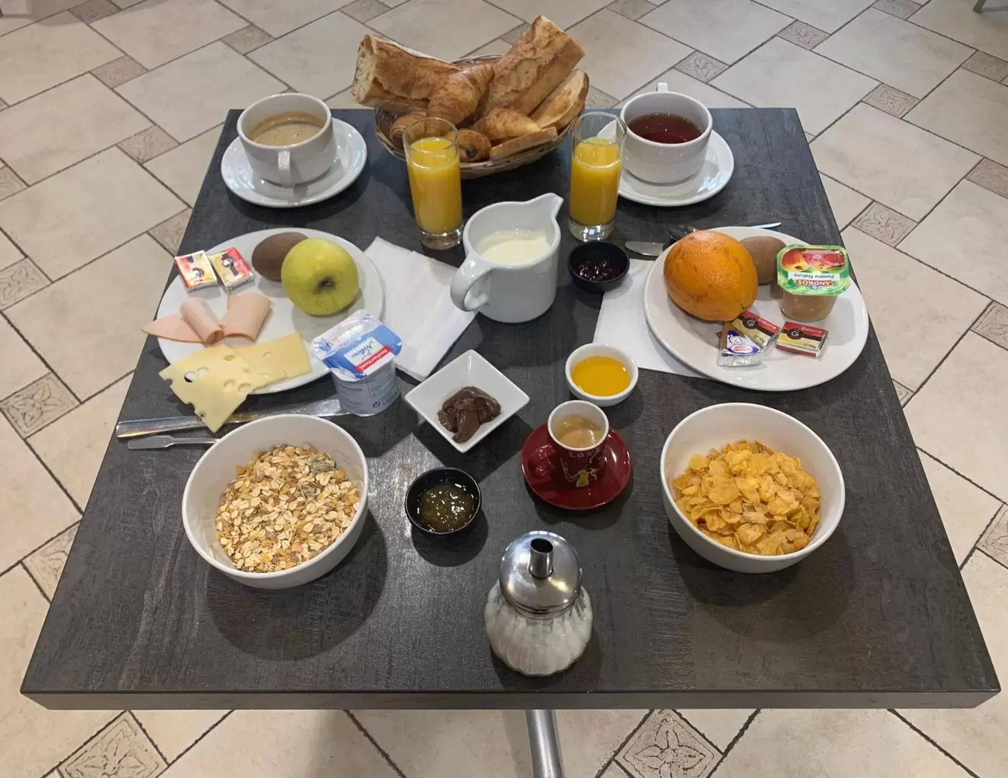 Breakfast in Le Strasbourg Hotel