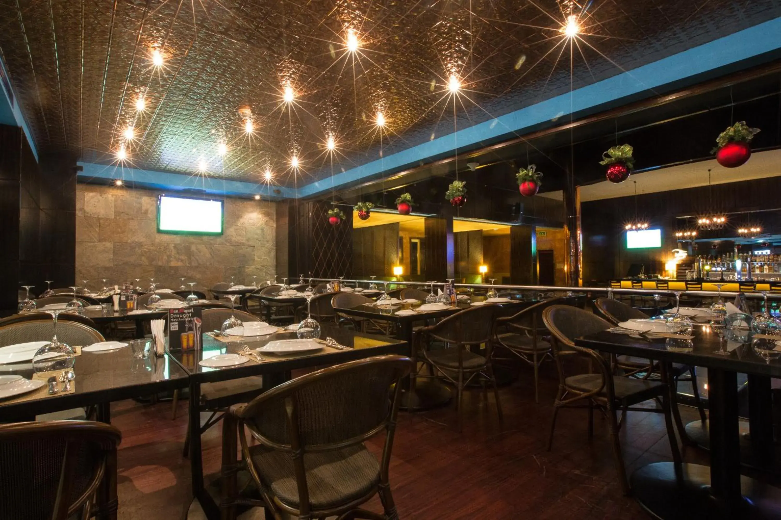 Restaurant/places to eat in Danat Jebel Dhanna Resort Restaurant/places to eat in Danat Jebel Dhanna Resort