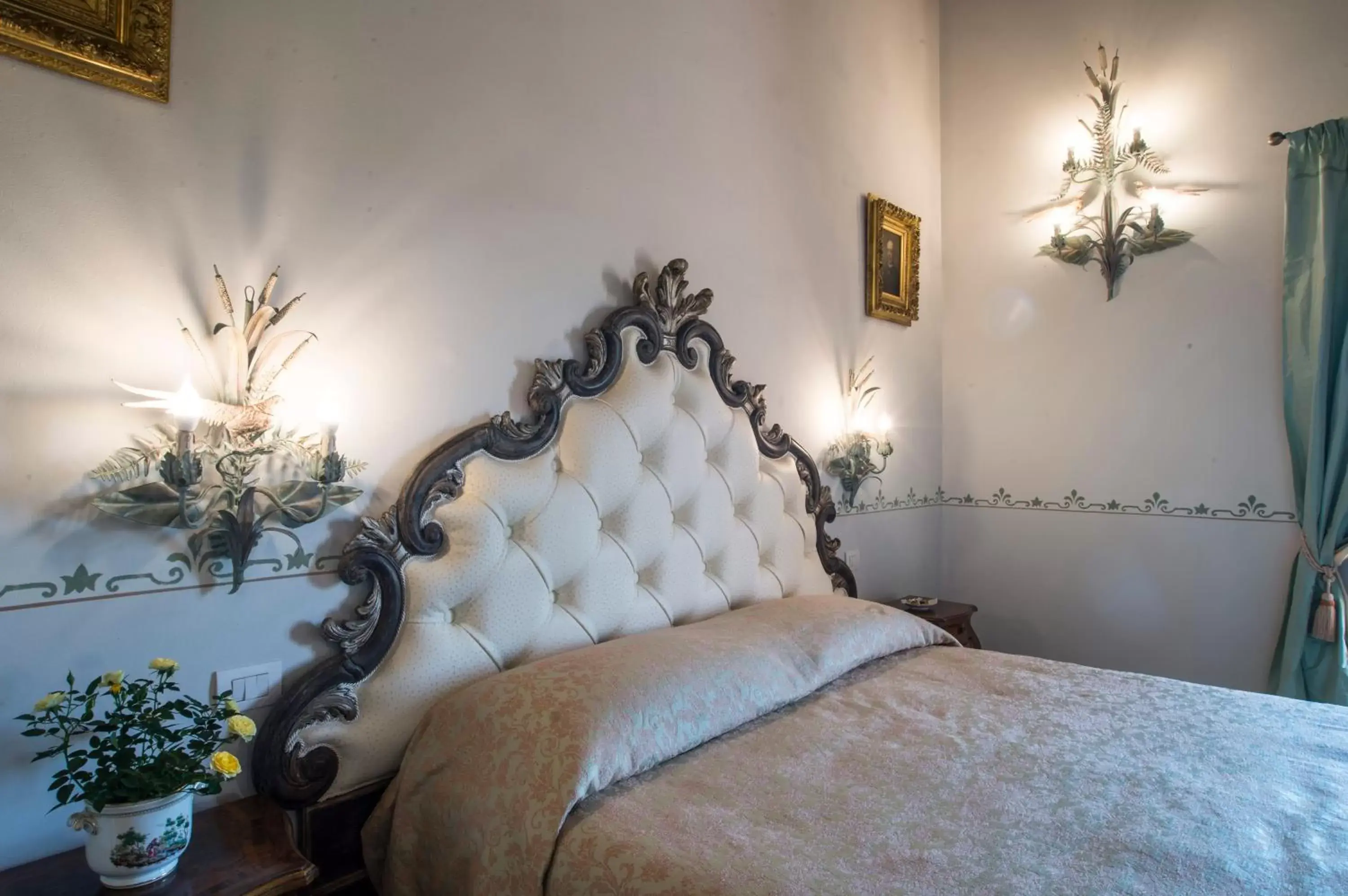 Bed in Palazzo Pacini