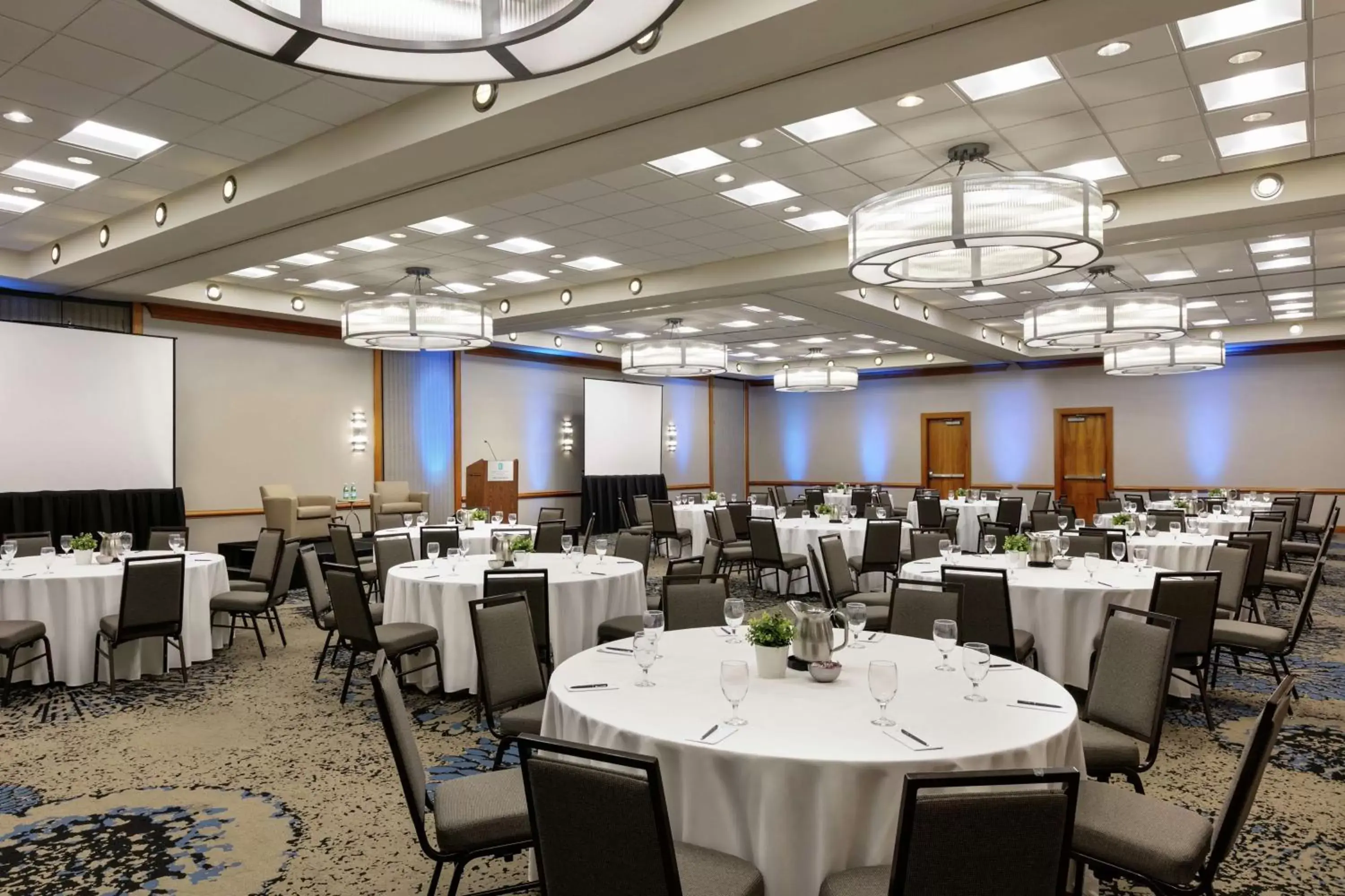 Meeting/conference room, Restaurant/Places to Eat in Embassy Suites by Hilton Atlanta at Centennial Olympic Park