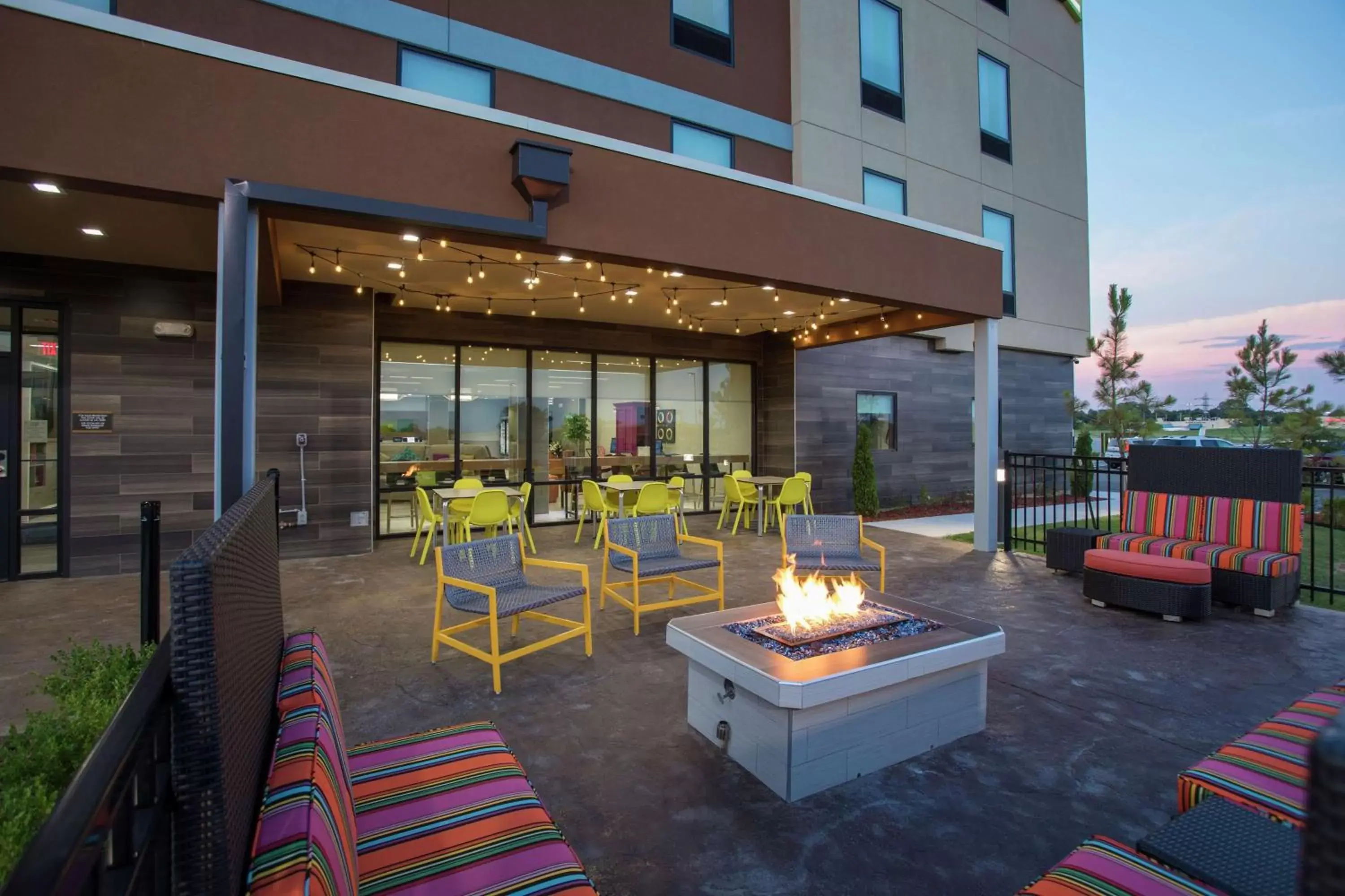Patio in Home2 Suites by Hilton Owasso