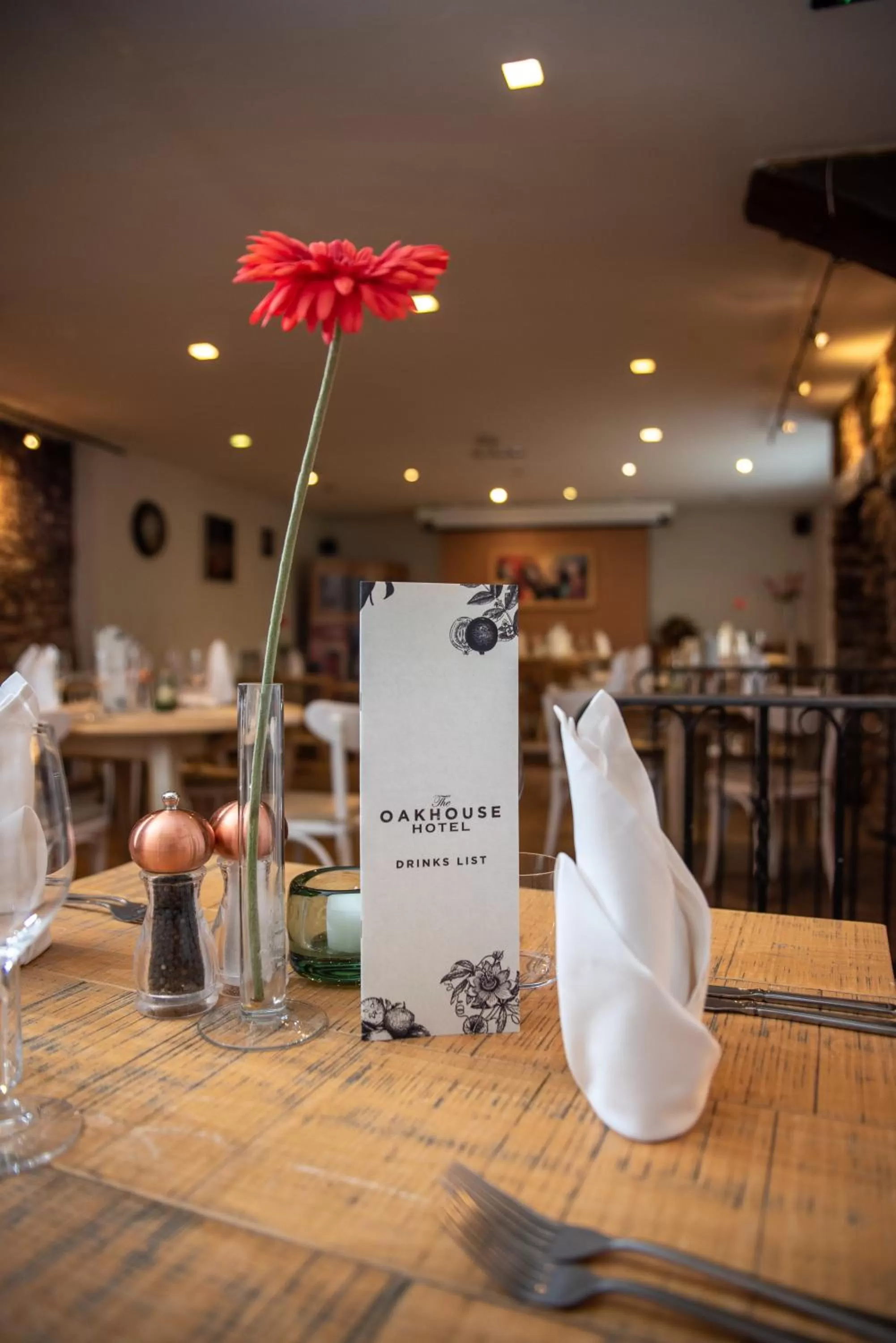 Restaurant/places to eat in The Oak House Hotel