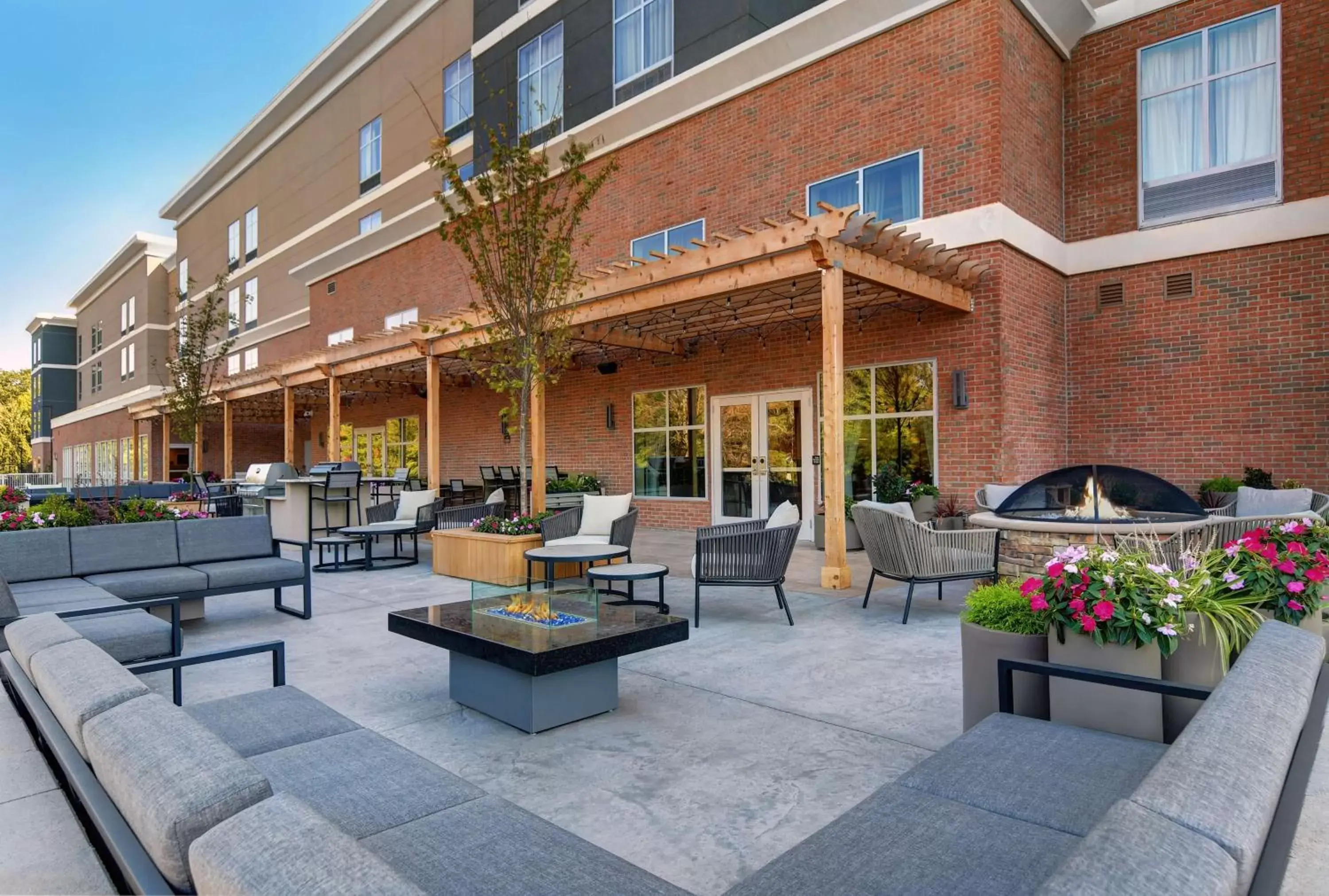 Property building in Homewood Suites By Hilton Edison Woodbridge, NJ