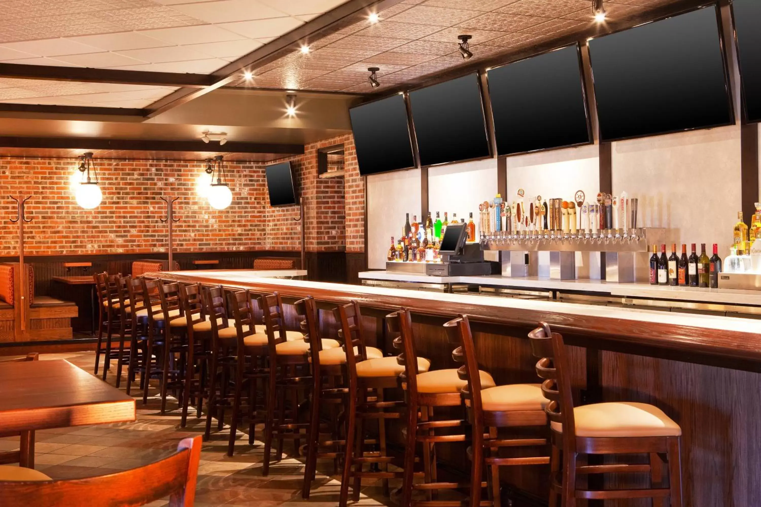 Restaurant/places to eat, Lounge/Bar in Four Points By Sheraton - Saginaw