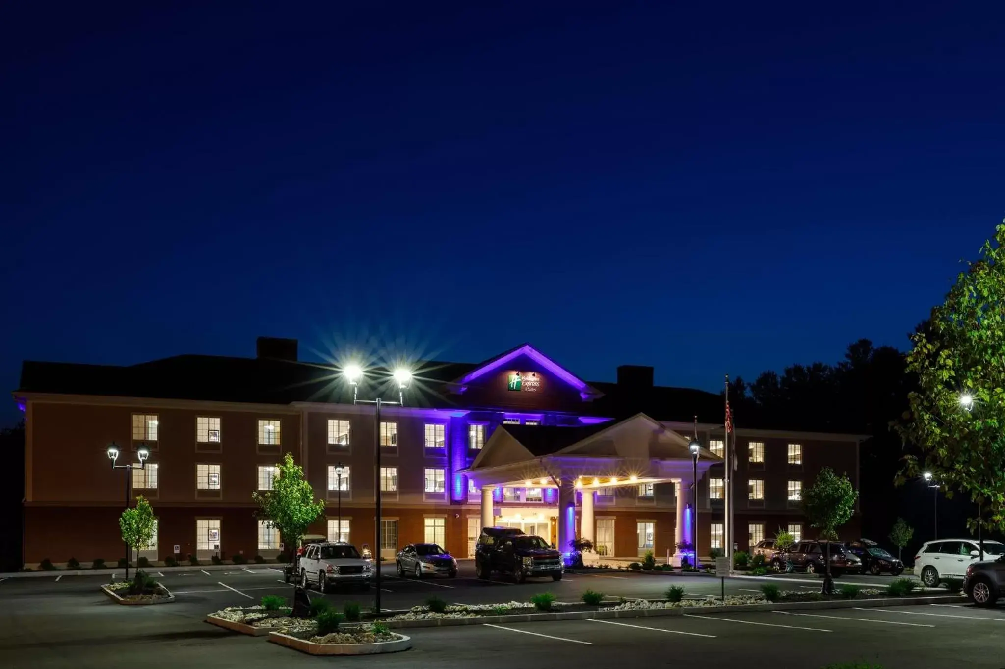 Property Building in Holiday Inn Express & Suites - Sturbridge, an IHG Hotel