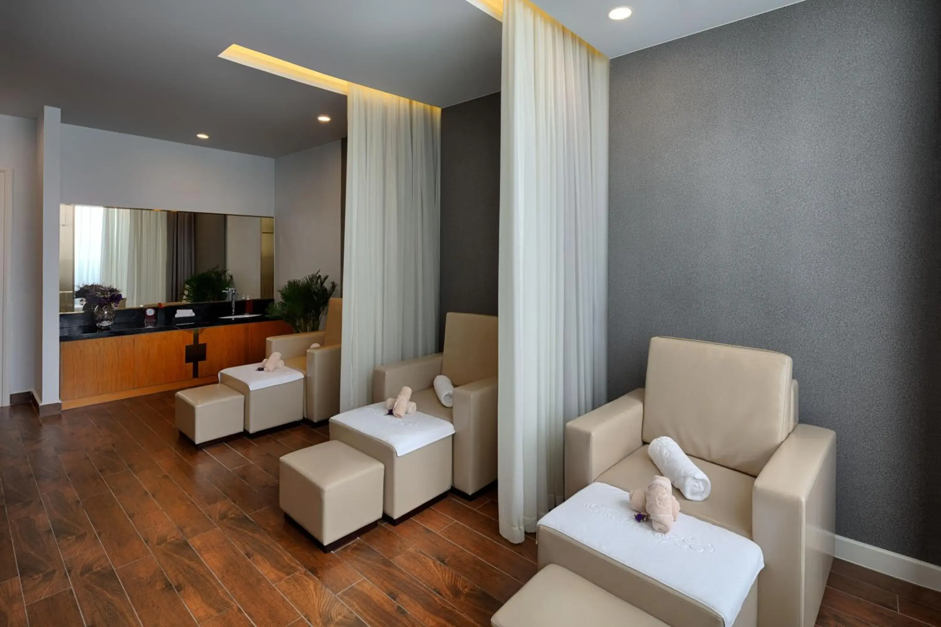 Spa and wellness centre/facilities, Seating Area in Vinpearl Beachfront Nha Trang
