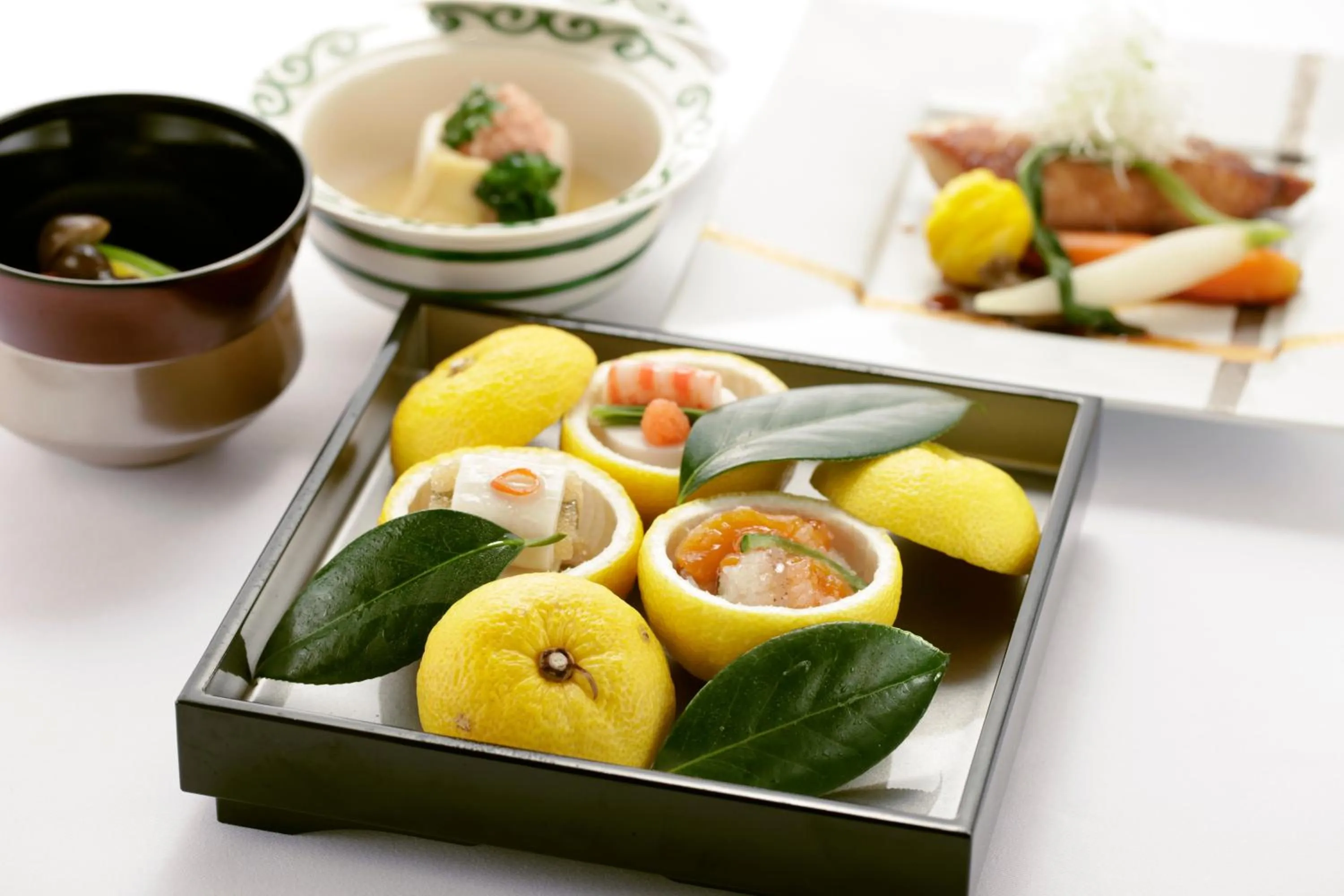 Food and drinks in Hotel Niwa Tokyo