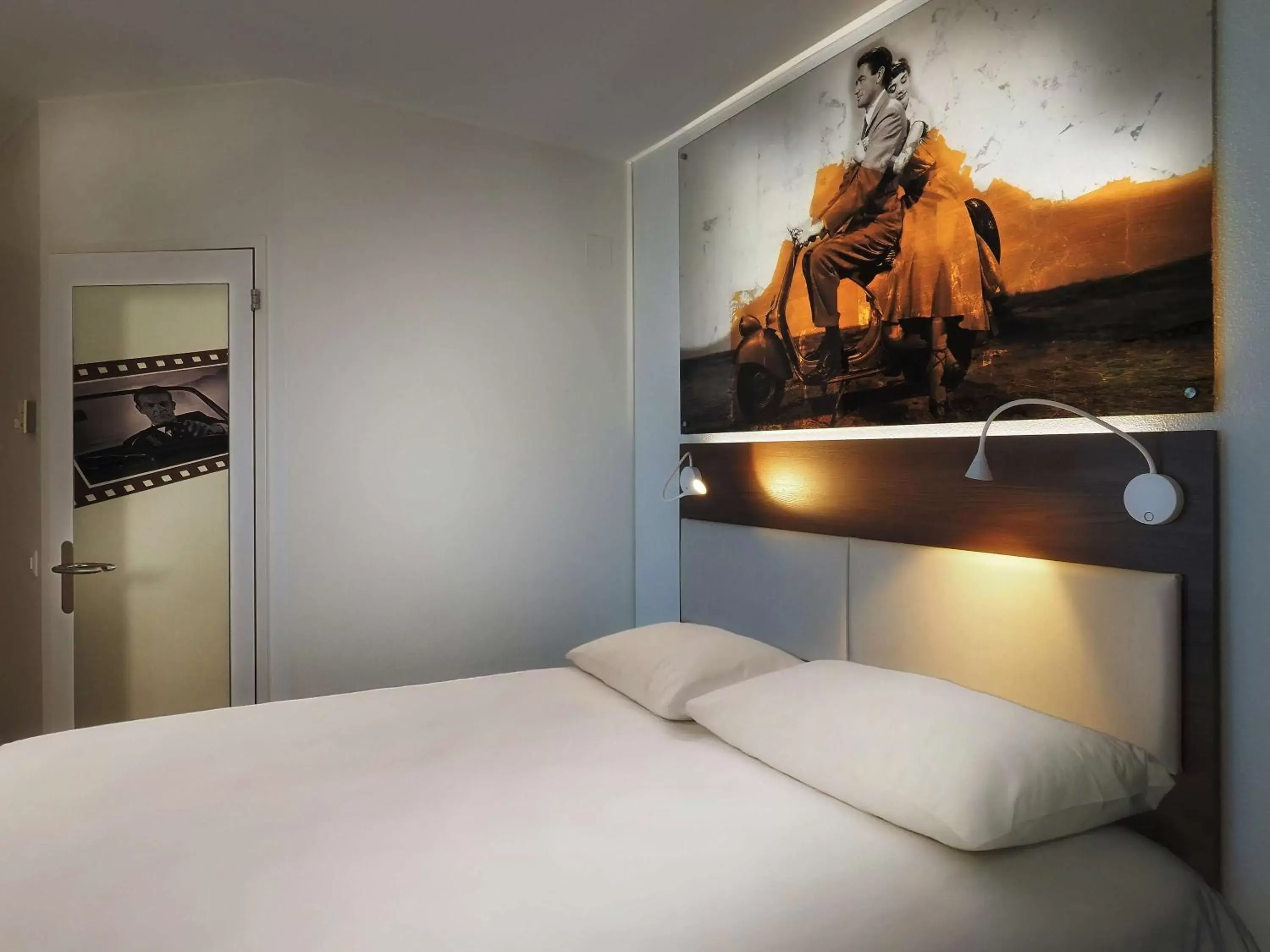 Bedroom, Bed in ibis Locarno Bedroom, Bed in ibis Locarno