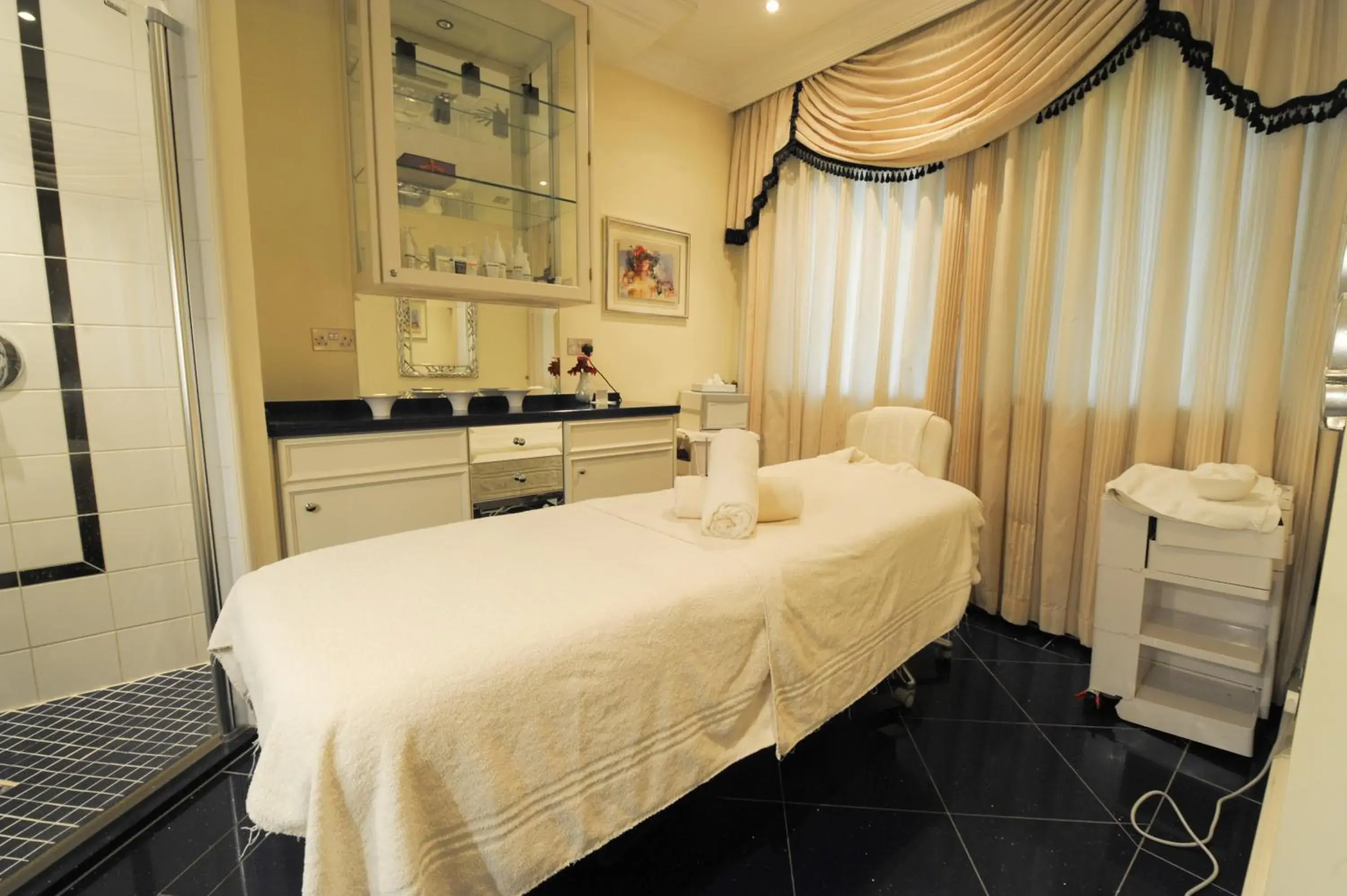 Spa and wellness centre/facilities, Bed in Fredrick's Hotel & Spa Spa and wellness centre/facilities, Bed in Fredrick's Hotel & Spa