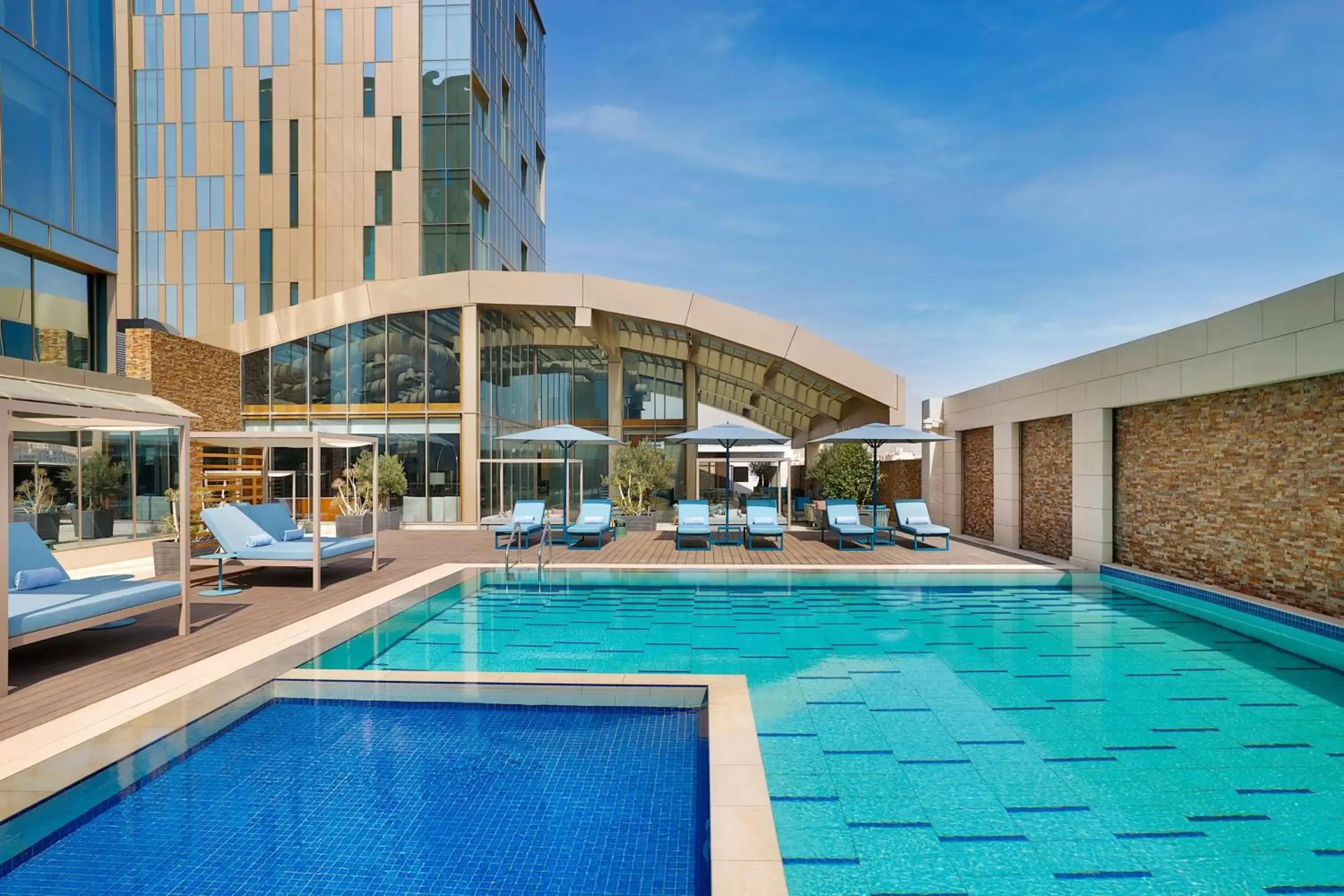 Swimming Pool in Jeddah Marriott Hotel Madinah Road