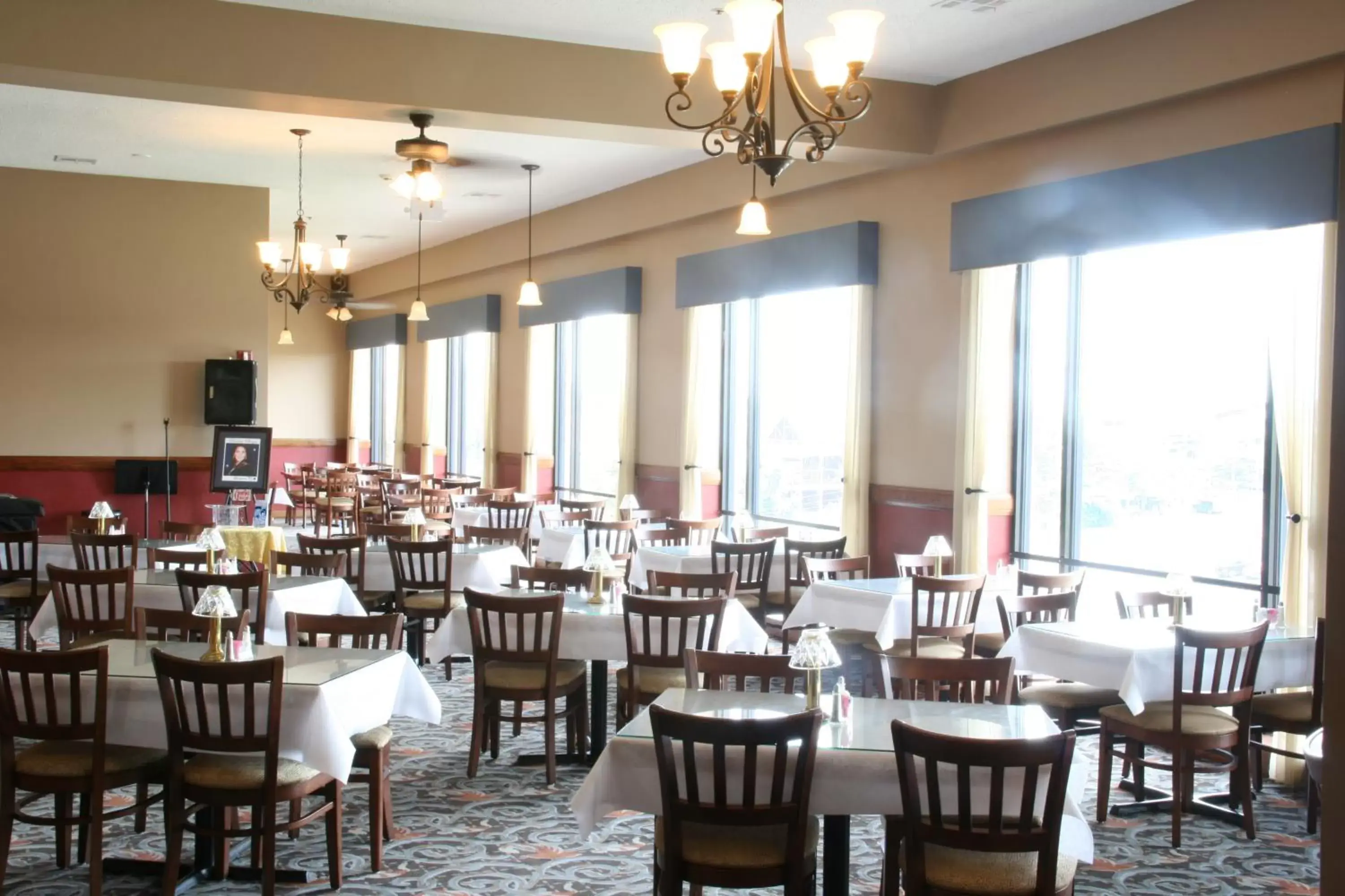 Restaurant/Places to Eat in Grand Plaza Hotel Branson