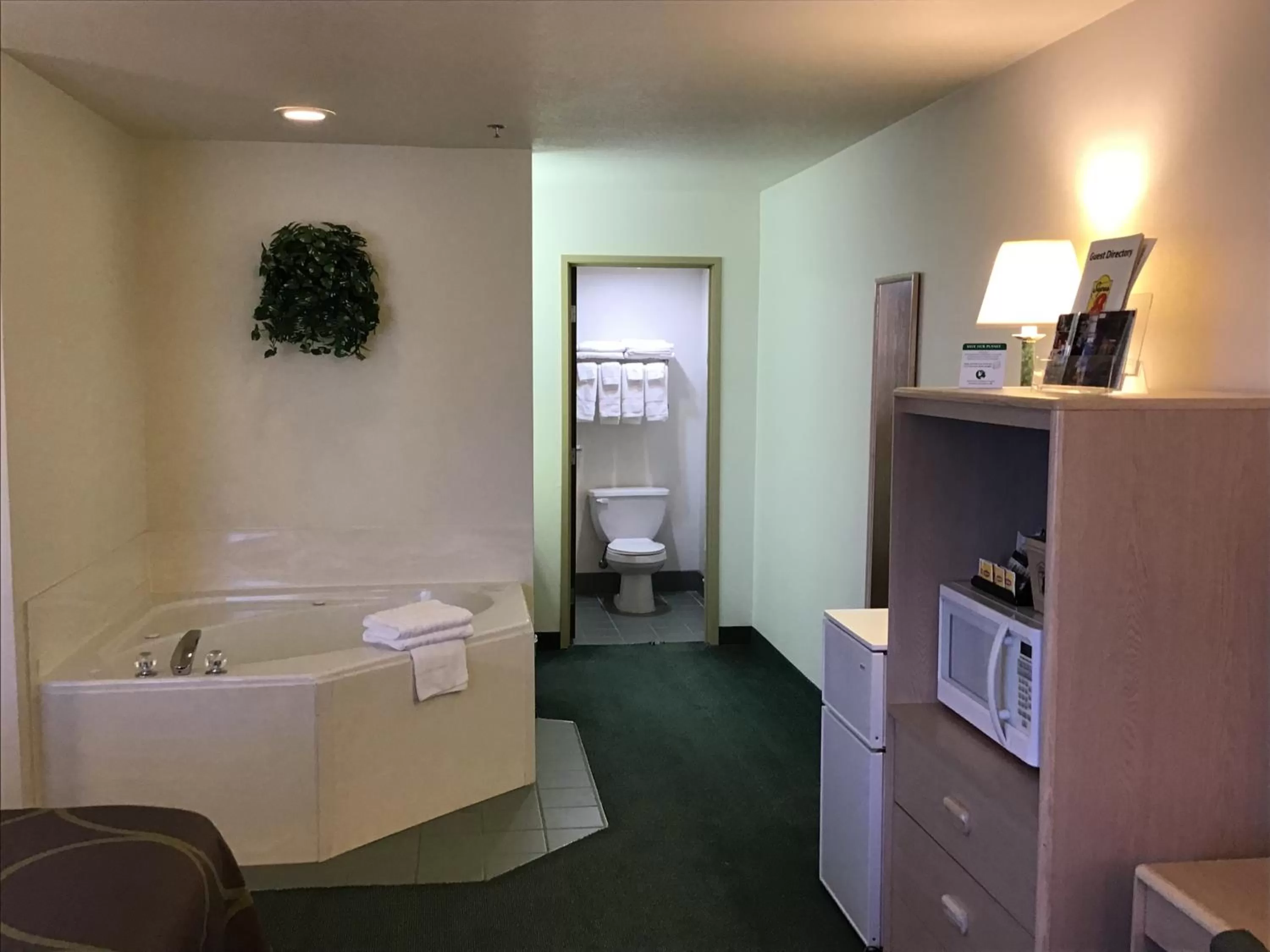 Bed in Arch Canyon Inn