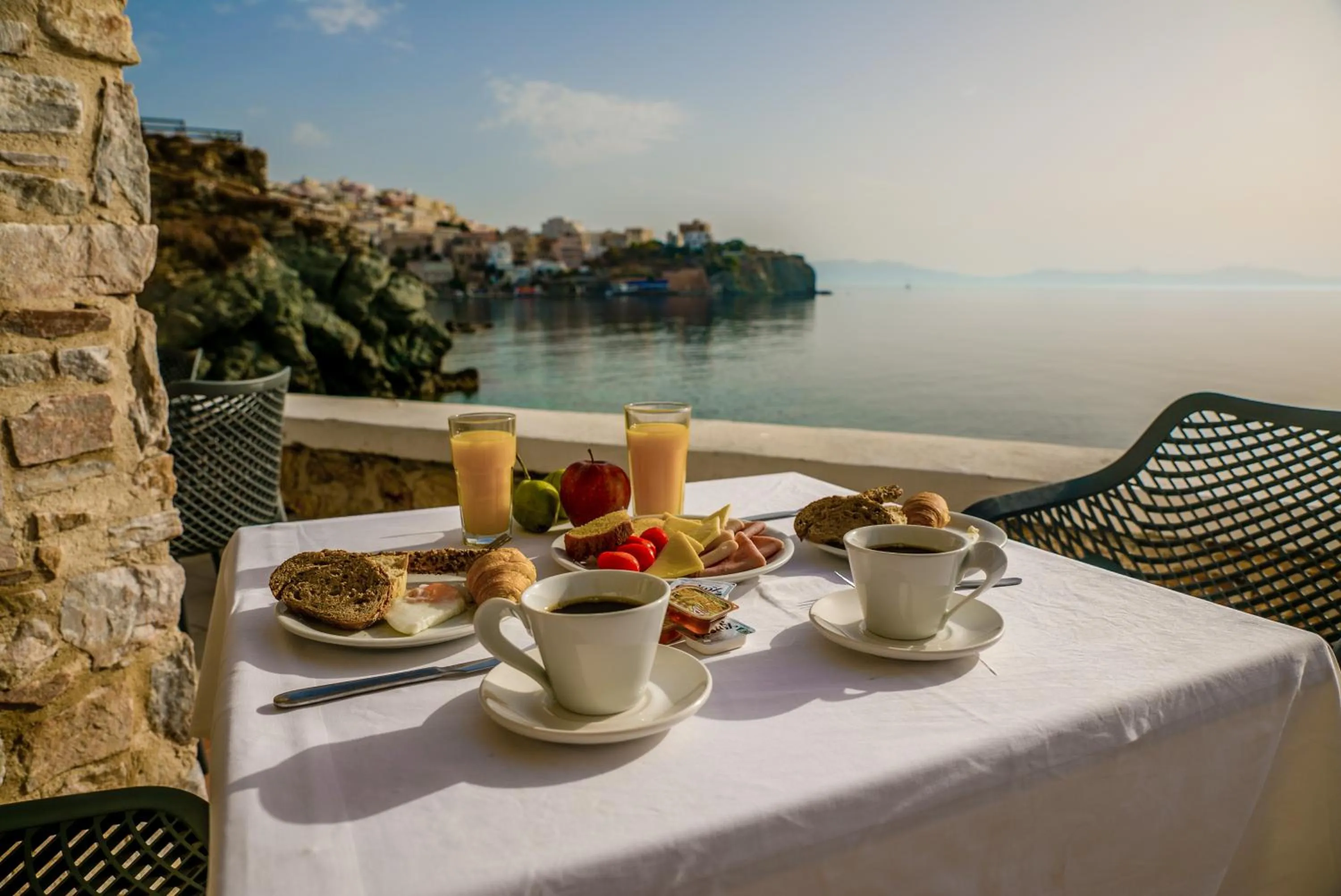 Food and drinks in Hotel Hermes