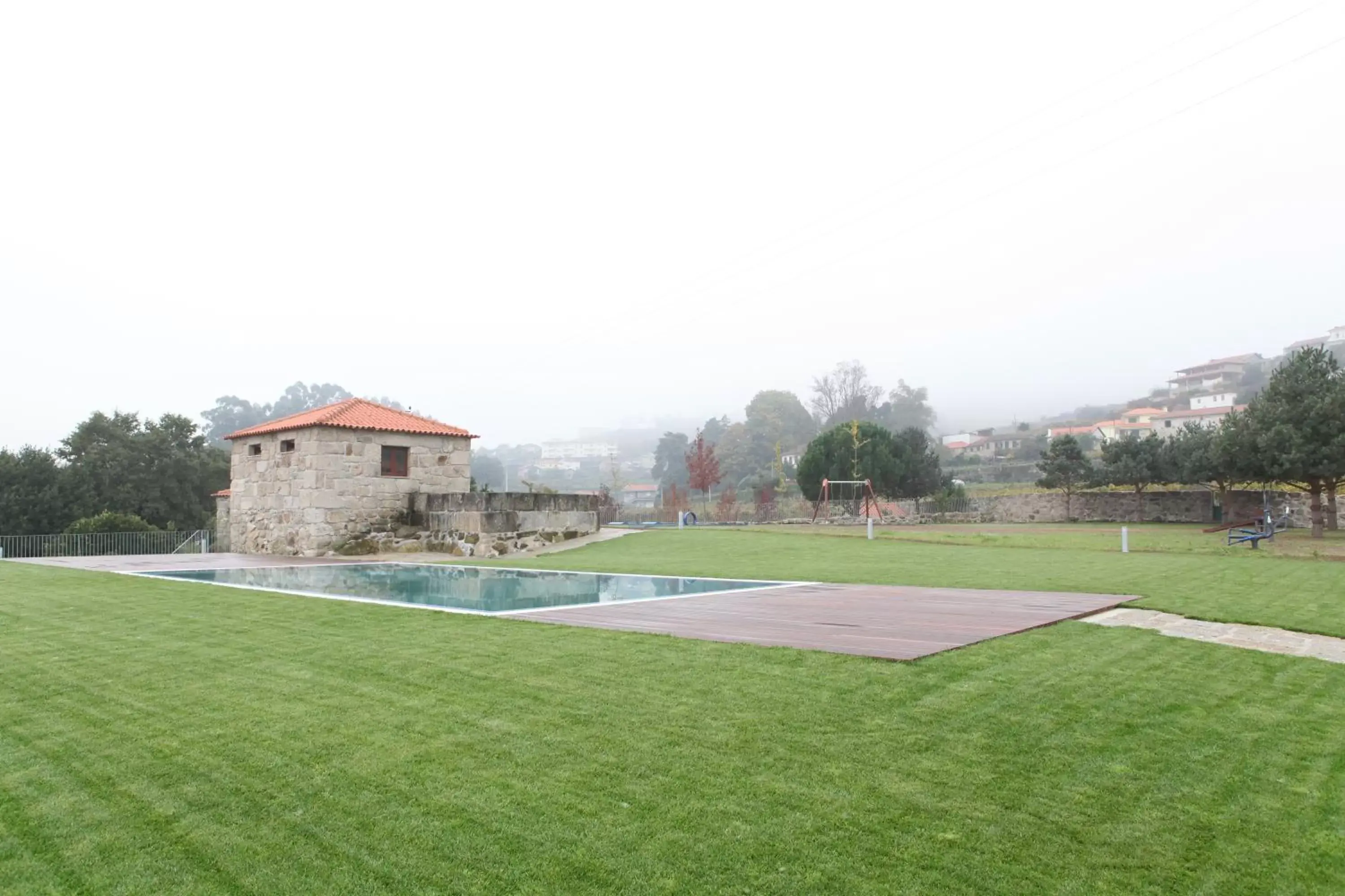 Garden, Property Building in Hotel Rural Quinta das Quintães