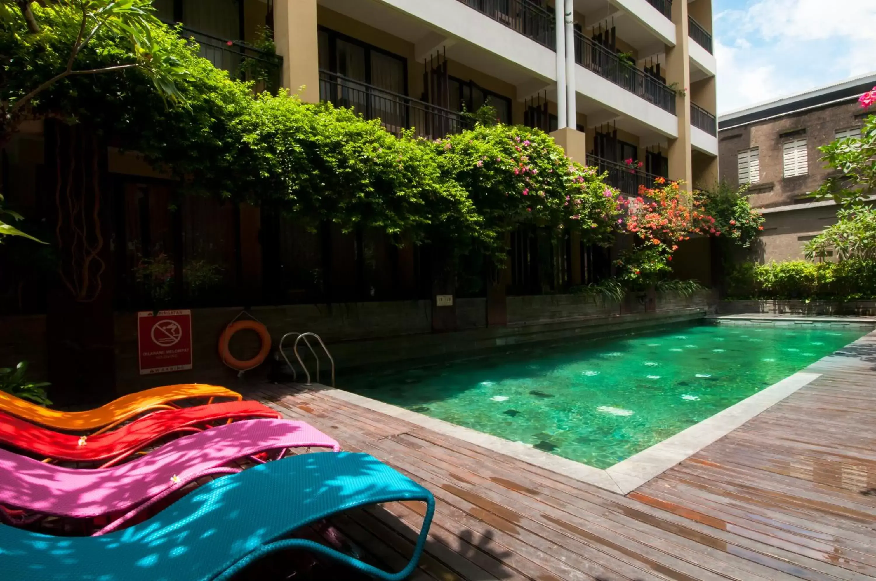 Swimming Pool in 100 Sunset Kuta Hotel & Ballroom