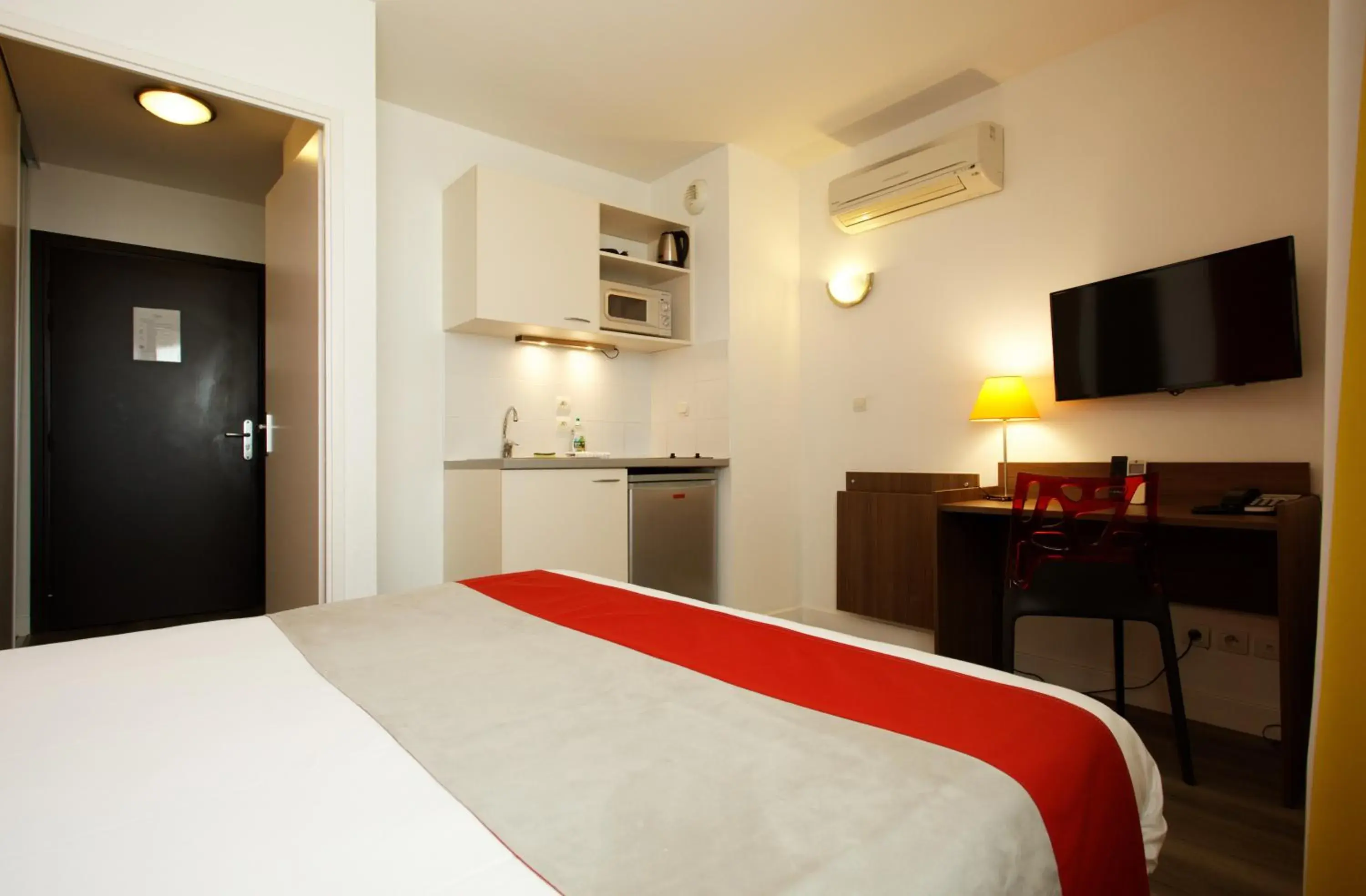 TV and multimedia, Bed in Appart-Hotel Mer & Golf City Perpignan Centre