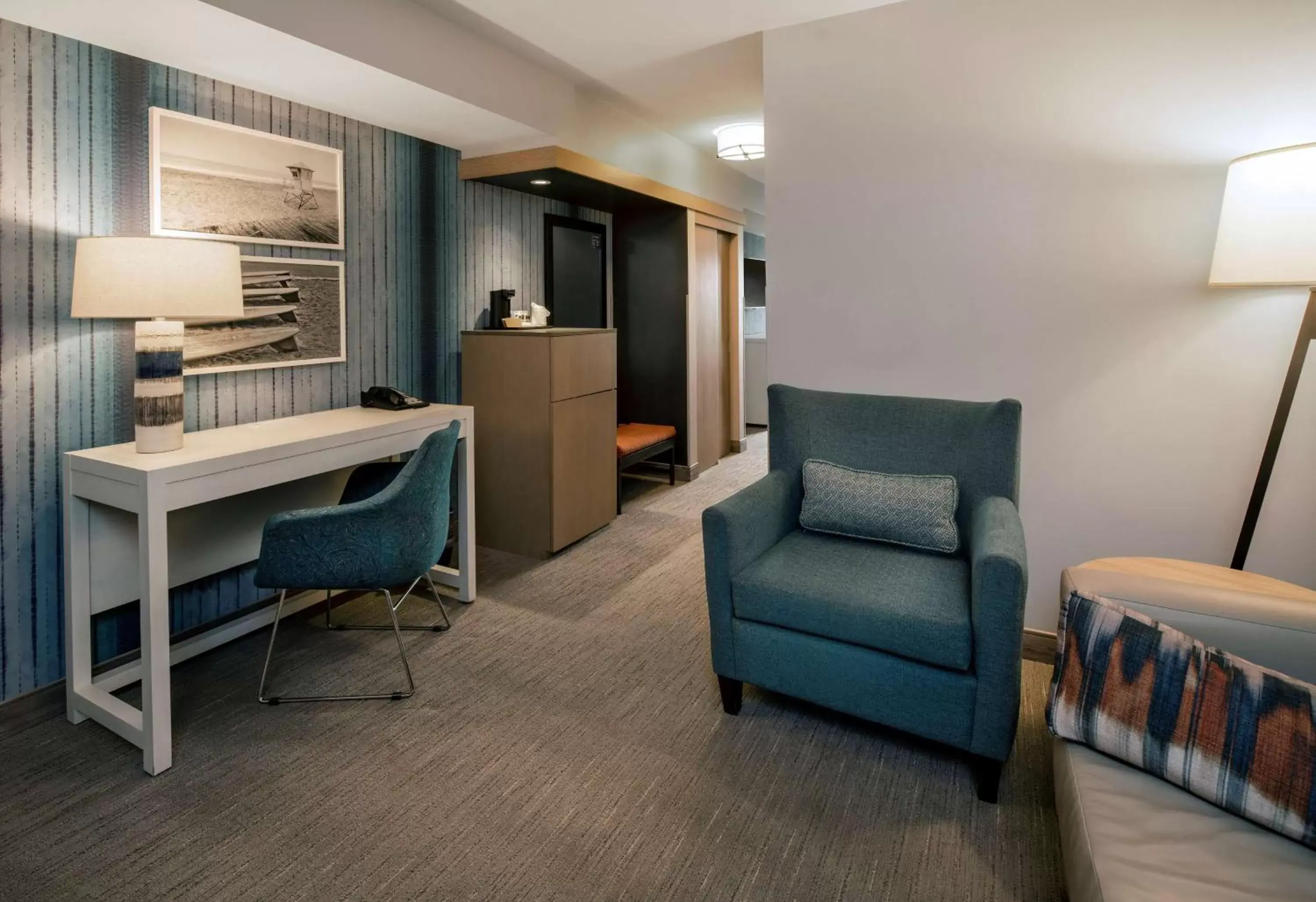 Bedroom in SunCoast Hotel Anaheim, Tapestry Collection by Hilton Bedroom in SunCoast Hotel Anaheim, Tapestry Collection by Hilton