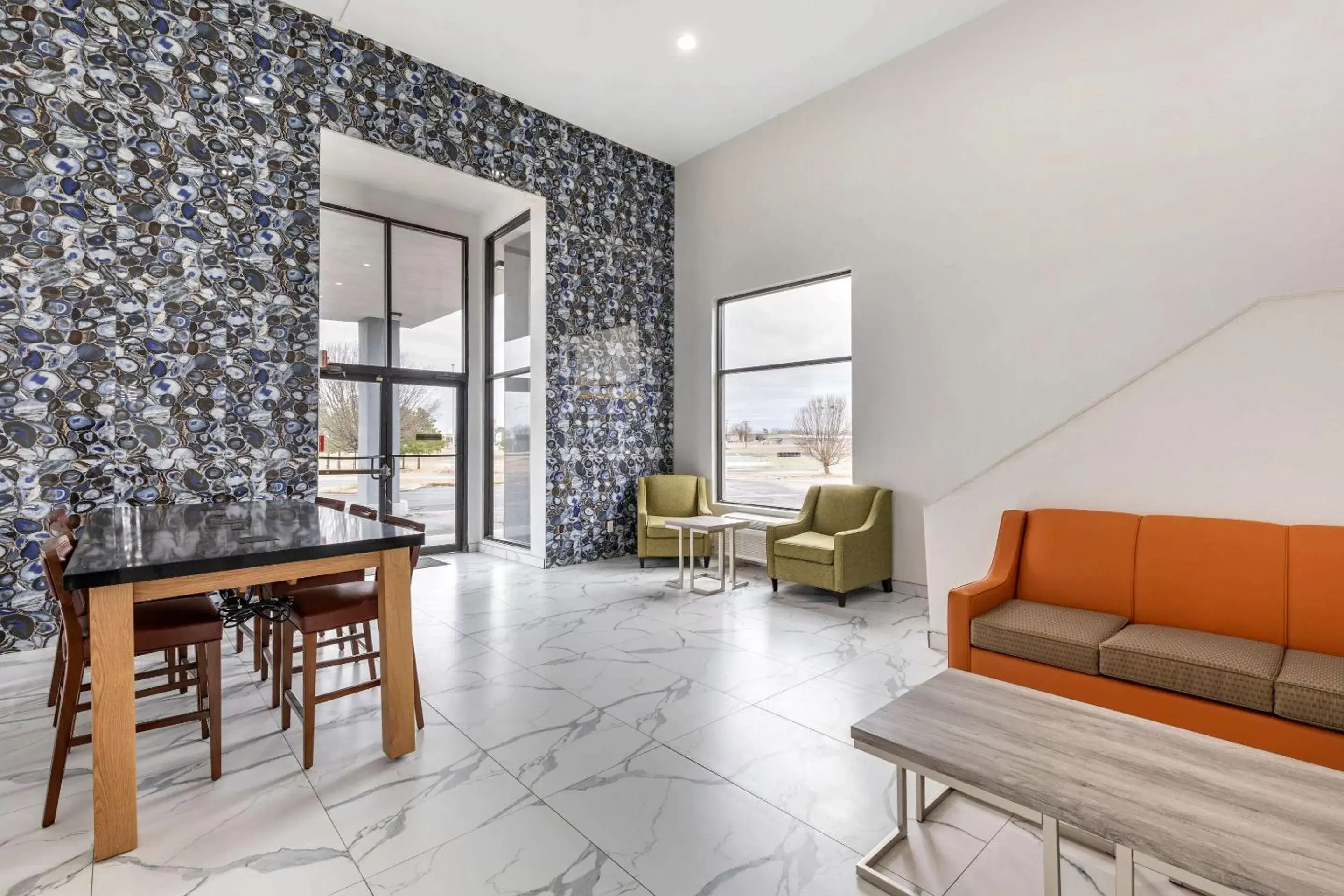 Lobby or reception, Seating Area in Quality Inn & Suites Sulphur Springs