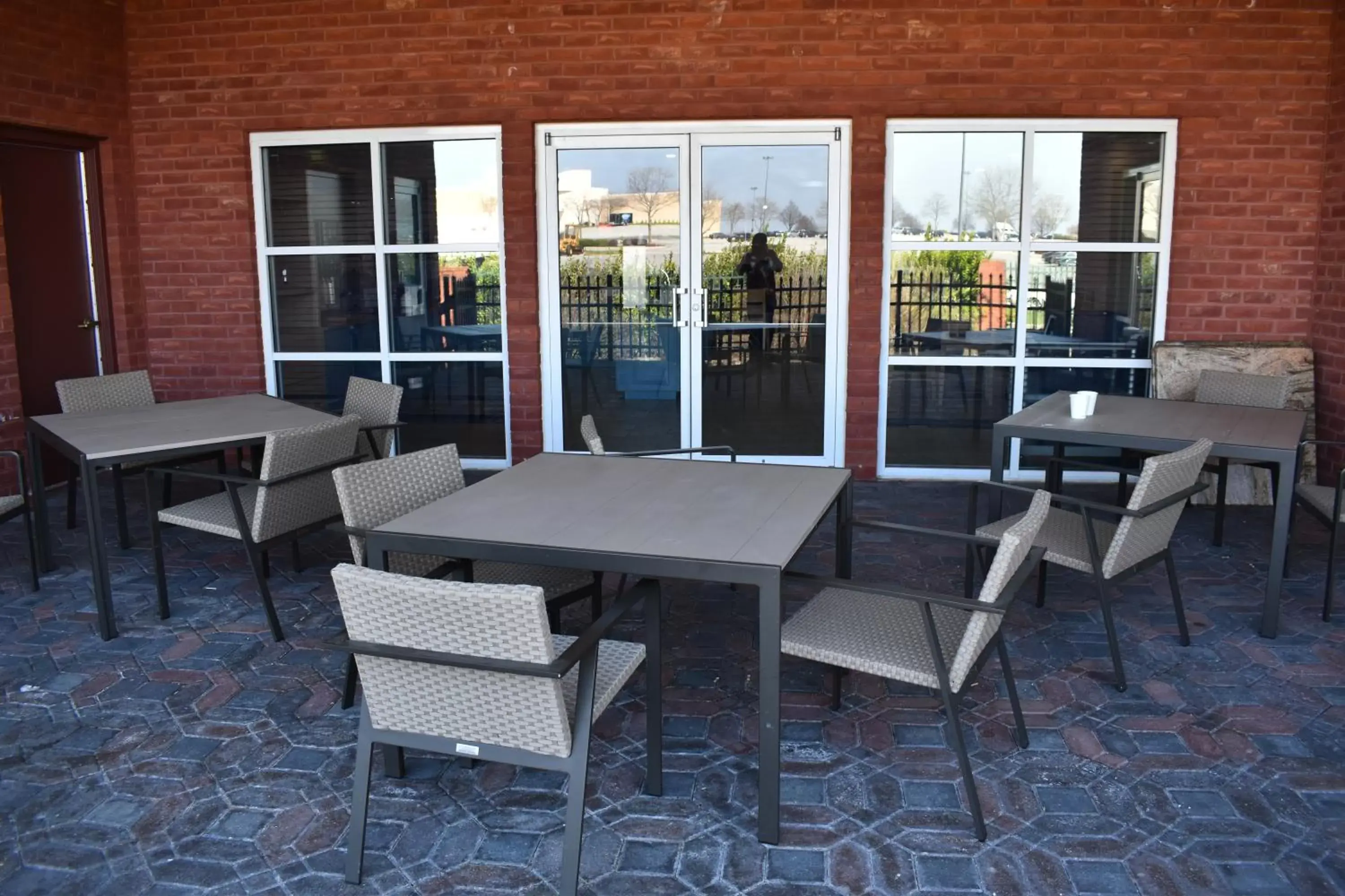 Patio, Restaurant/Places to Eat in Country Inn & Suites by Radisson, Hagerstown, MD